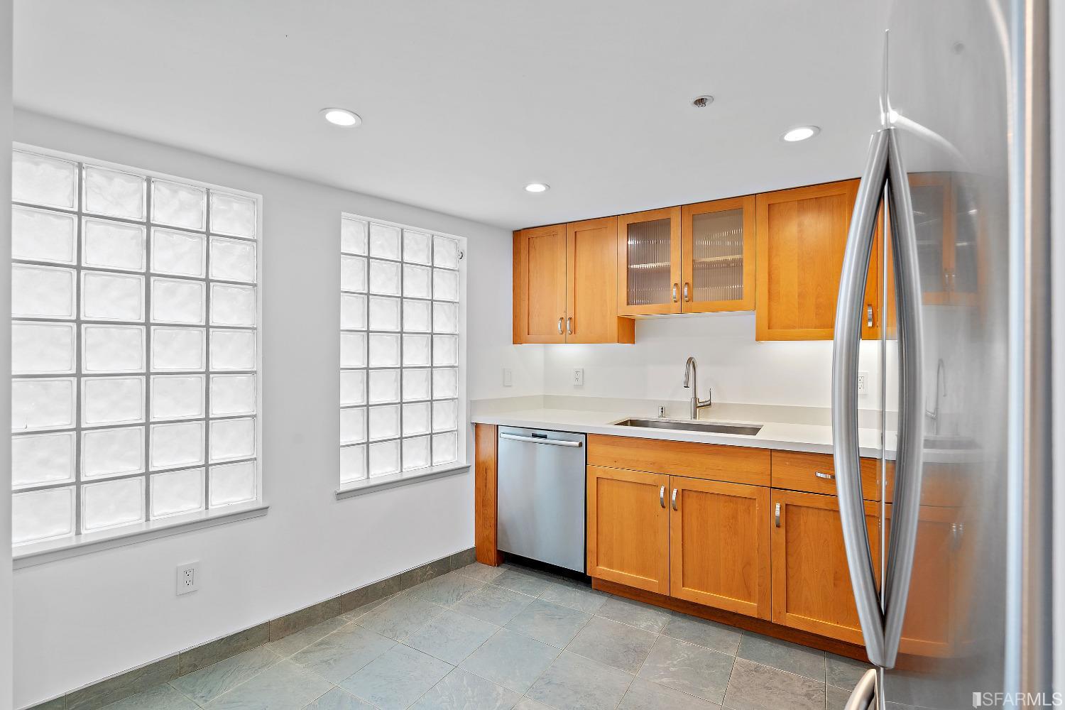 239 8th Street Unit: 7