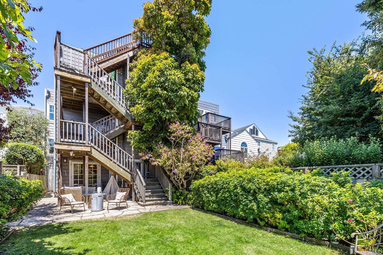 335 Elizabeth Street