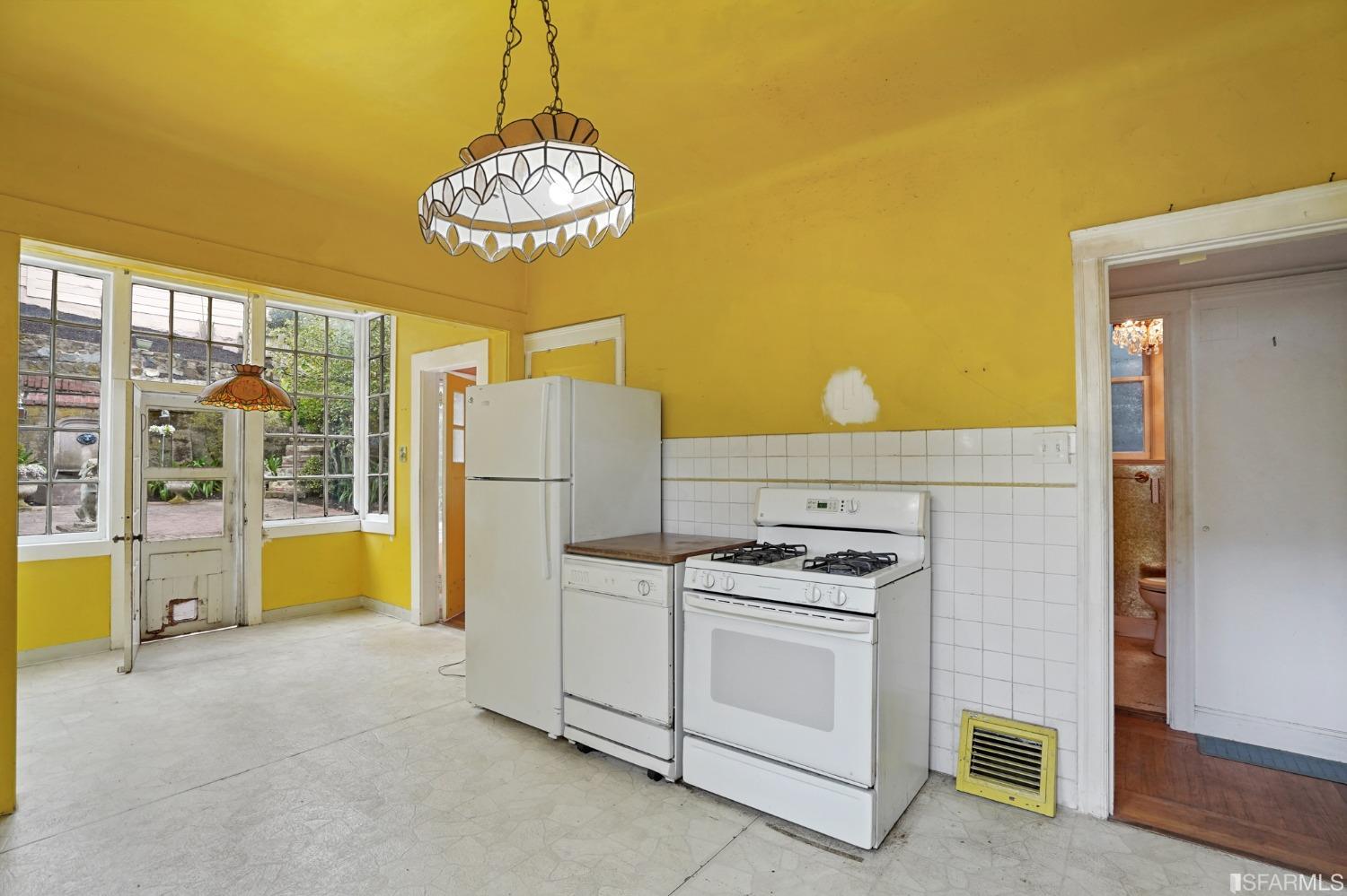 1935 Cabrillo Street