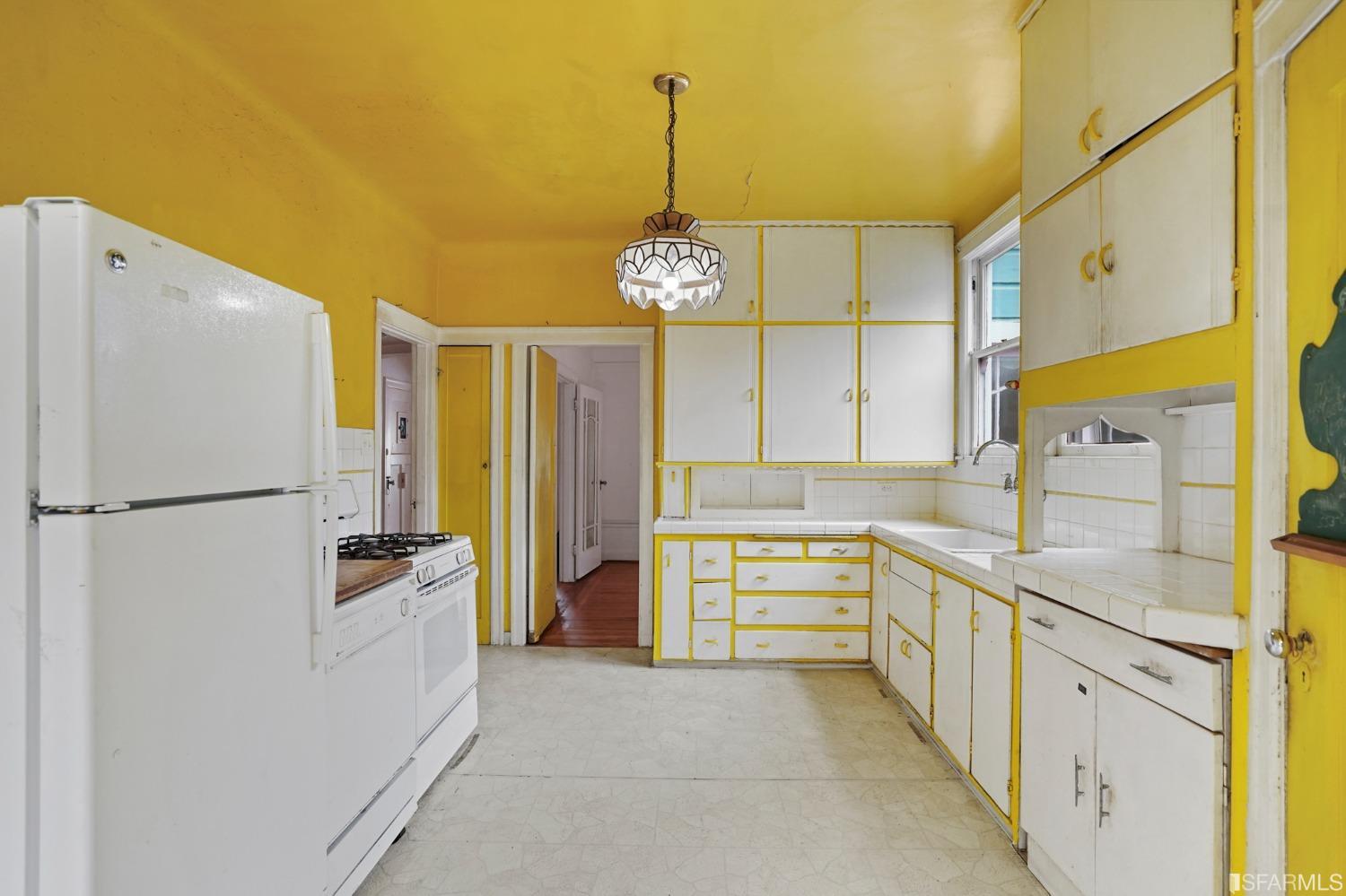 1935 Cabrillo Street