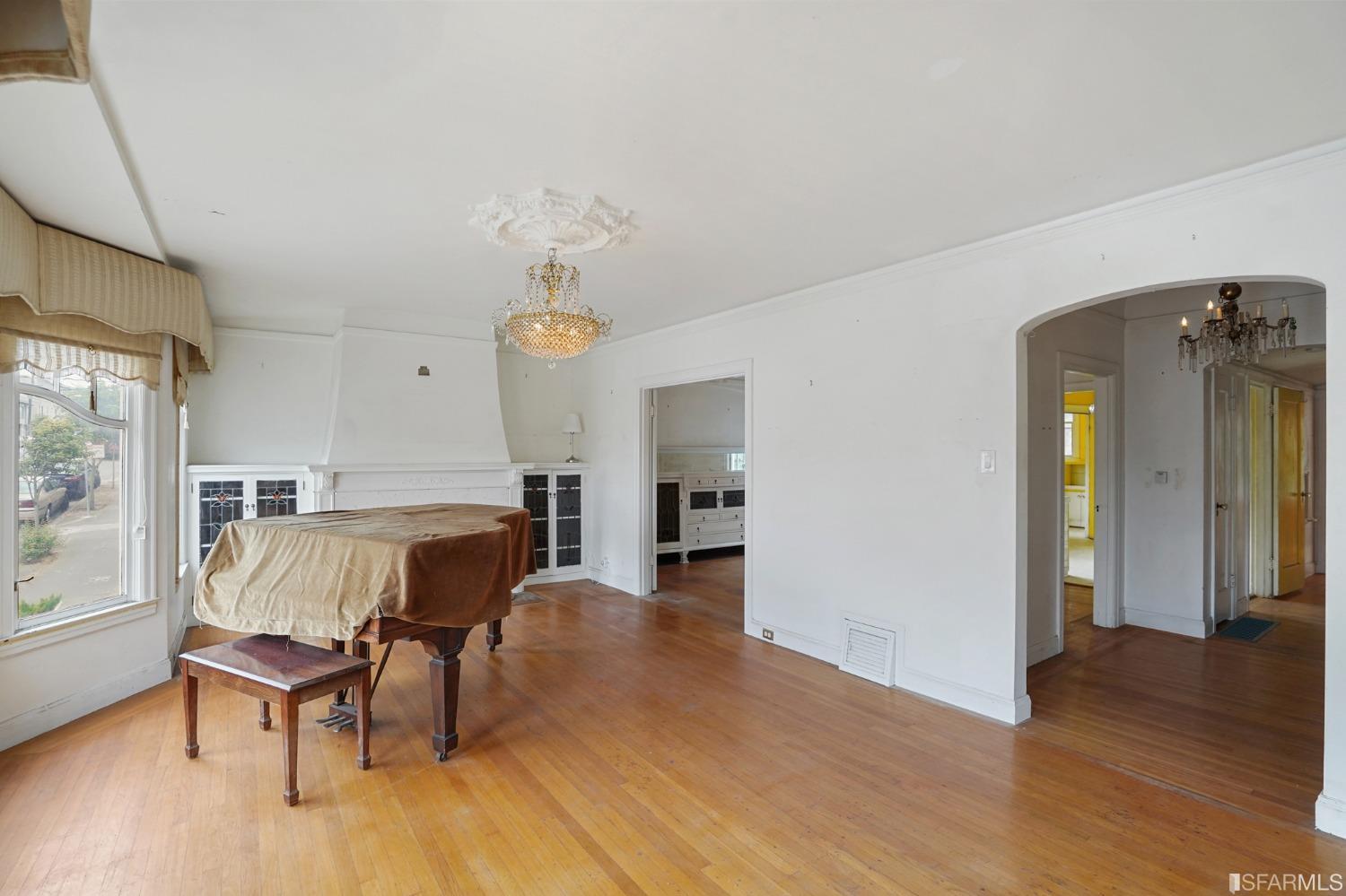 1935 Cabrillo Street