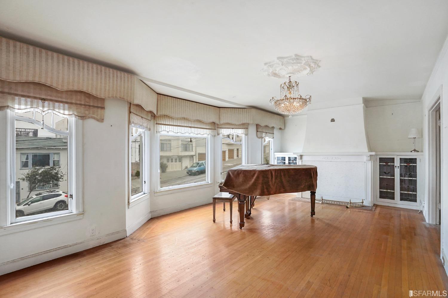 1935 Cabrillo Street