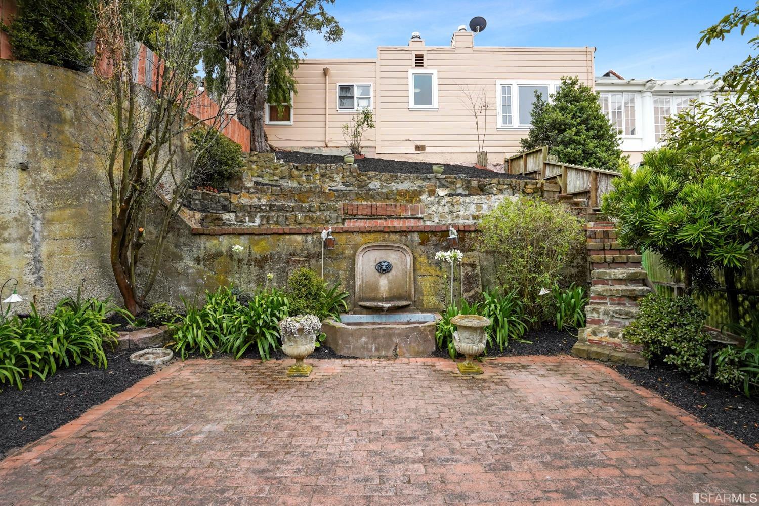 1935 Cabrillo Street