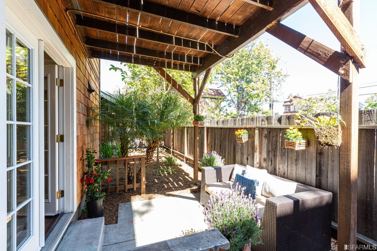 626 Alcatraz Avenue Unit: B