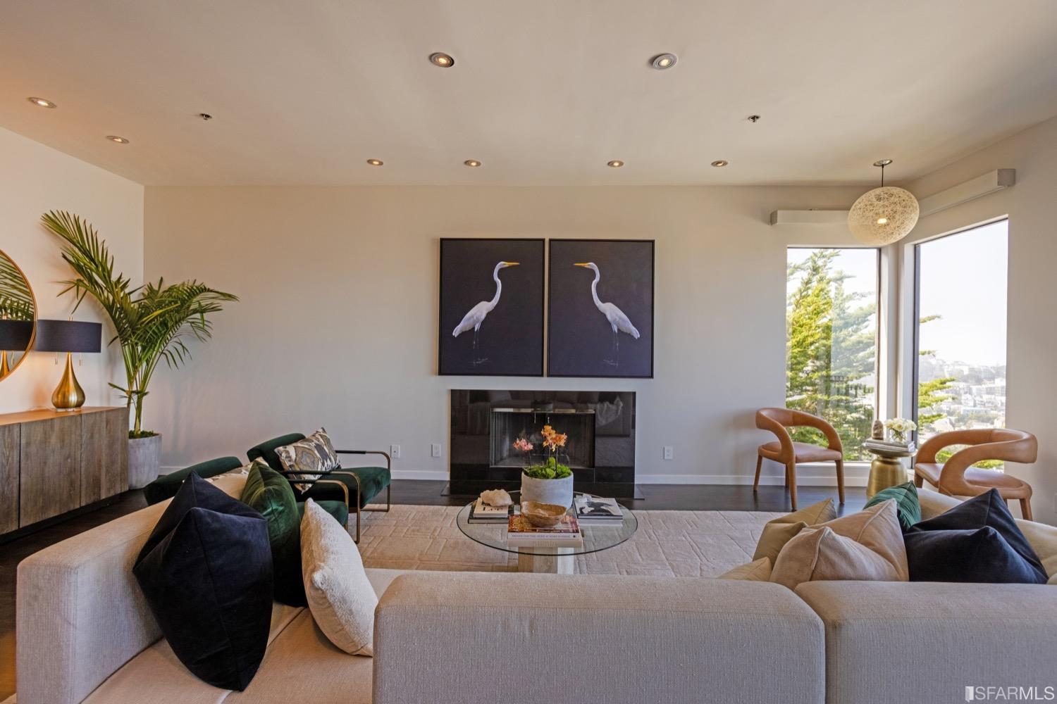 7 N Burnett Avenue Unit: 2