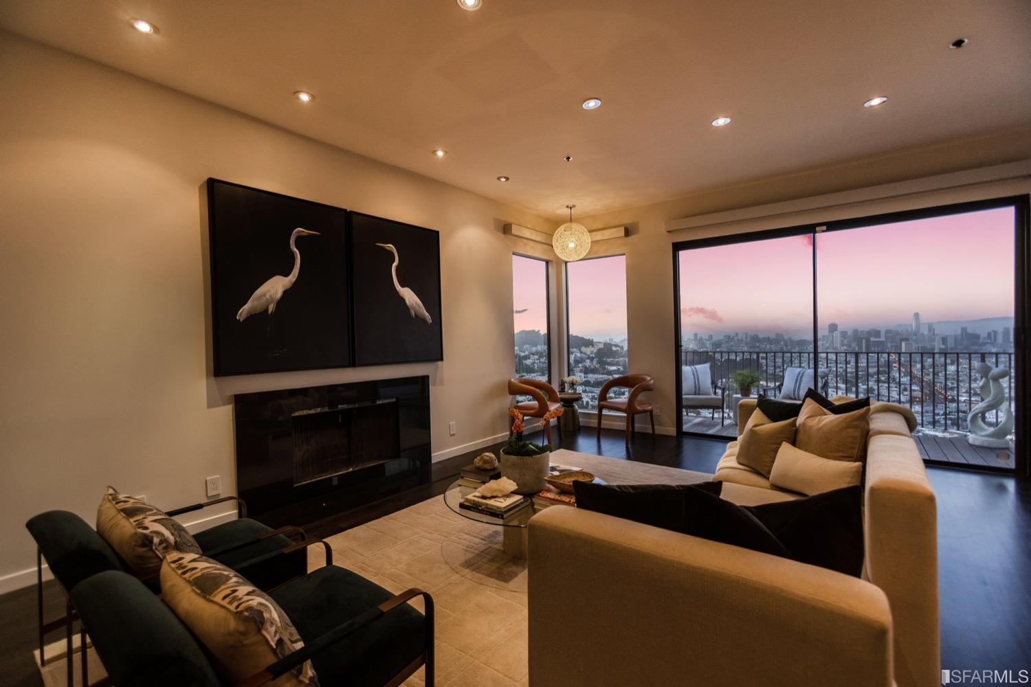 7 N Burnett Avenue Unit: 2