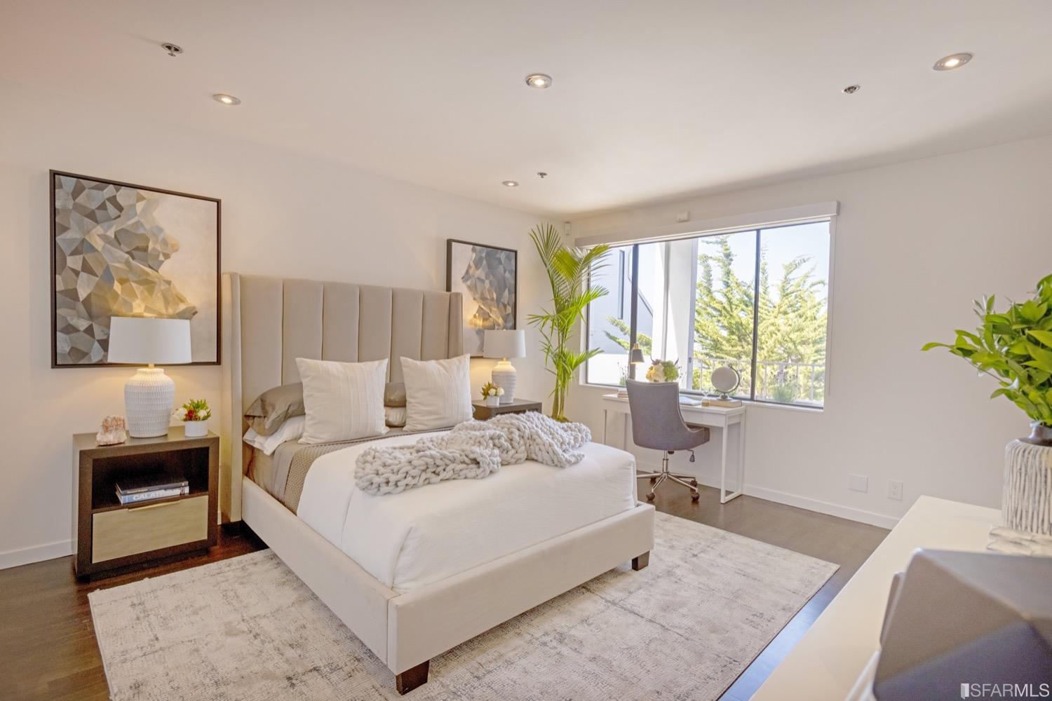 7 N Burnett Avenue Unit: 2