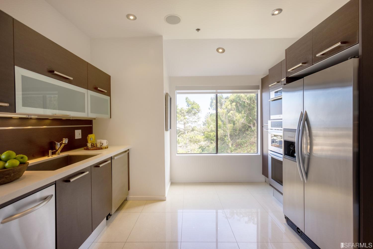 7 N Burnett Avenue Unit: 2