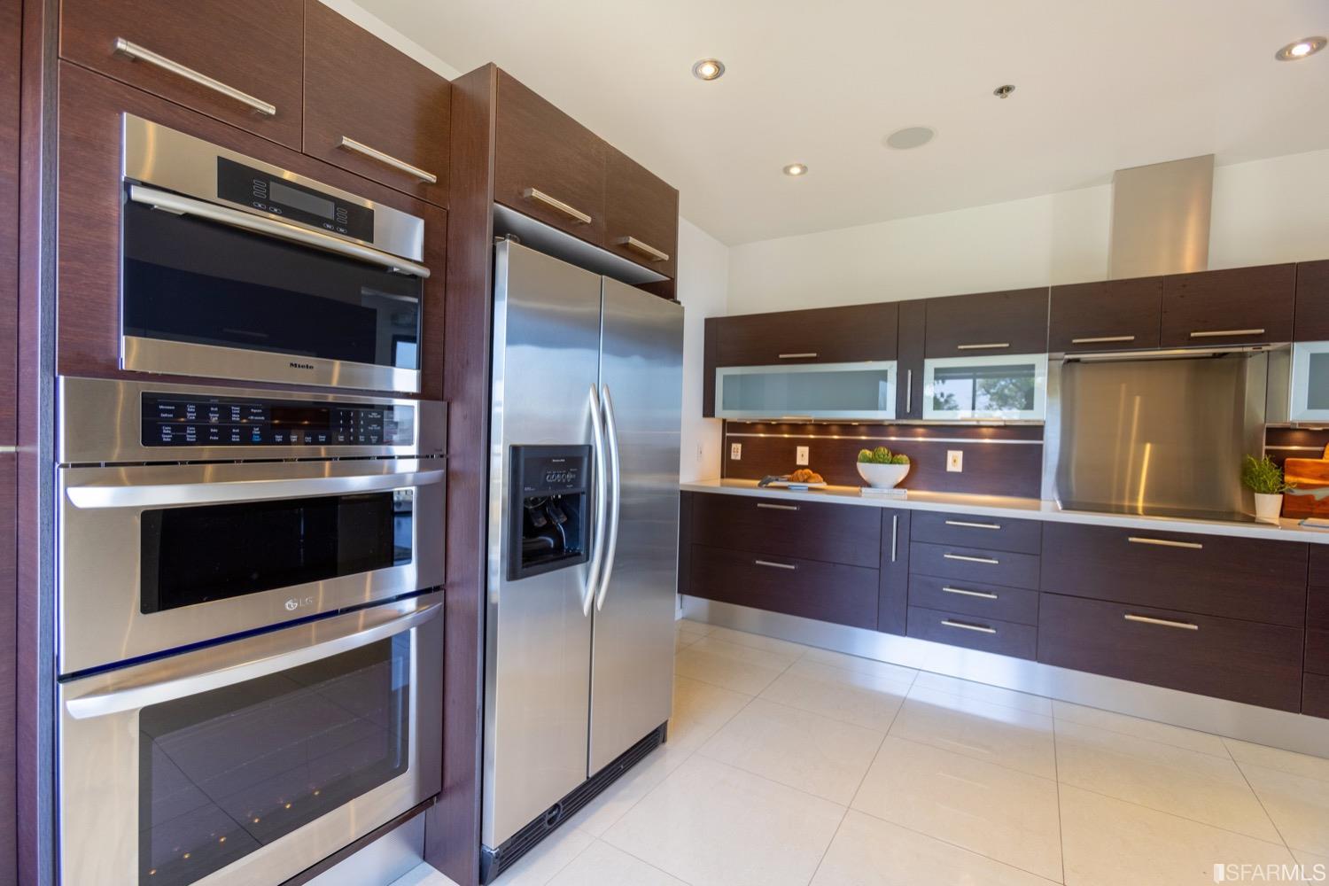 7 N Burnett Avenue Unit: 2