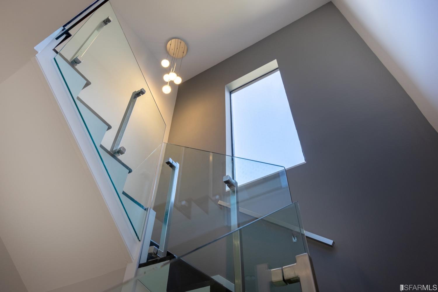 7 N Burnett Avenue Unit: 2