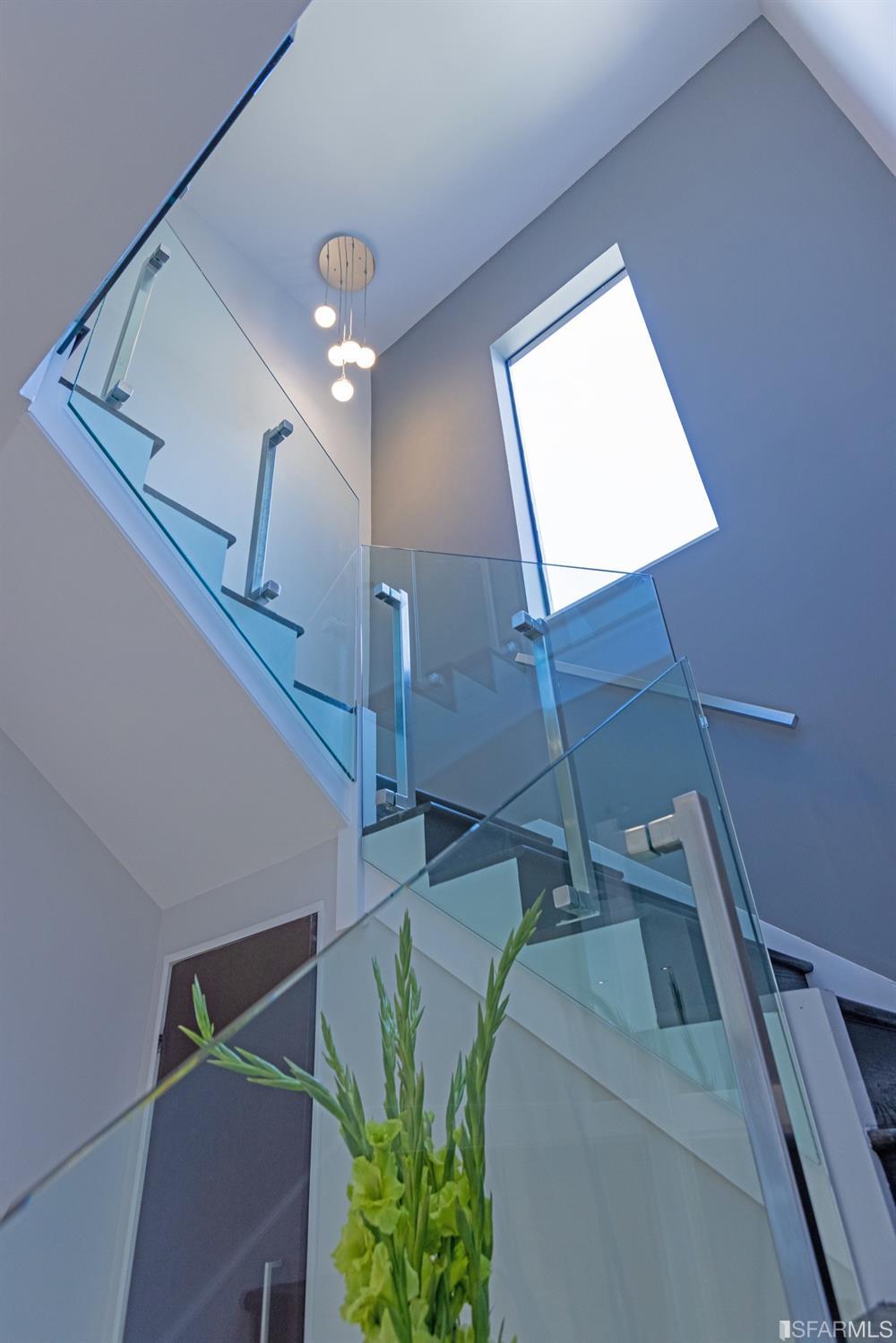 7 N Burnett Avenue Unit: 2