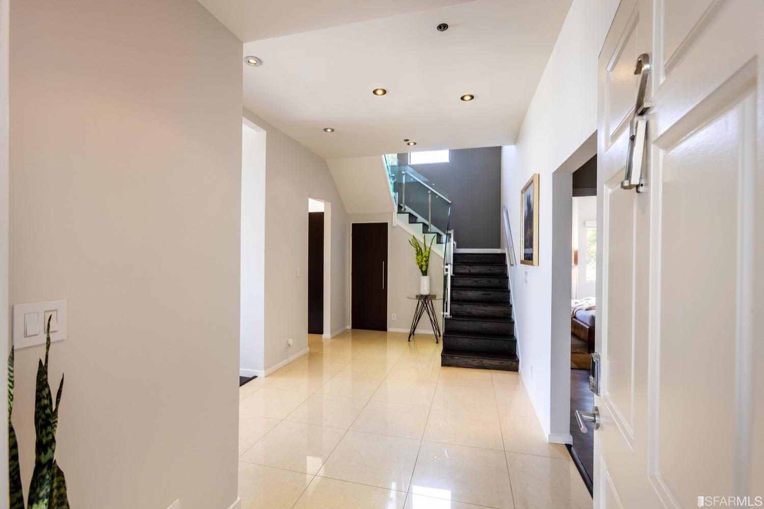 7 N Burnett Avenue Unit: 2