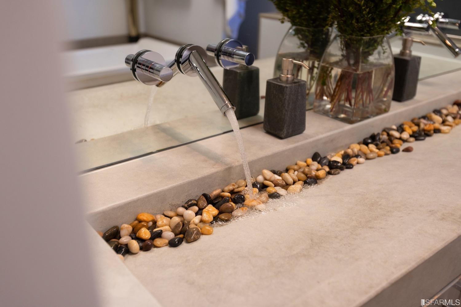 7 N Burnett Avenue Unit: 2