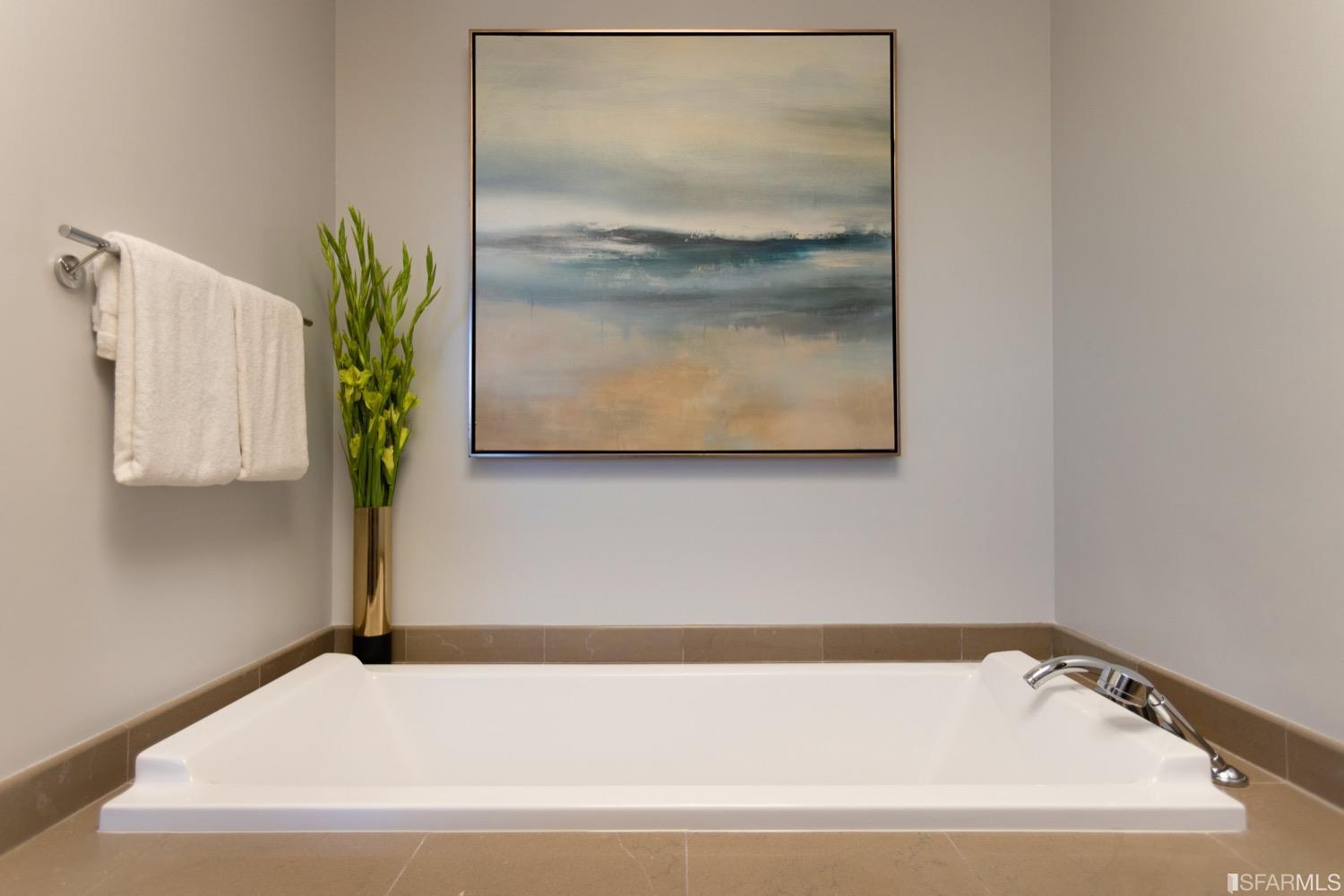 7 N Burnett Avenue Unit: 2