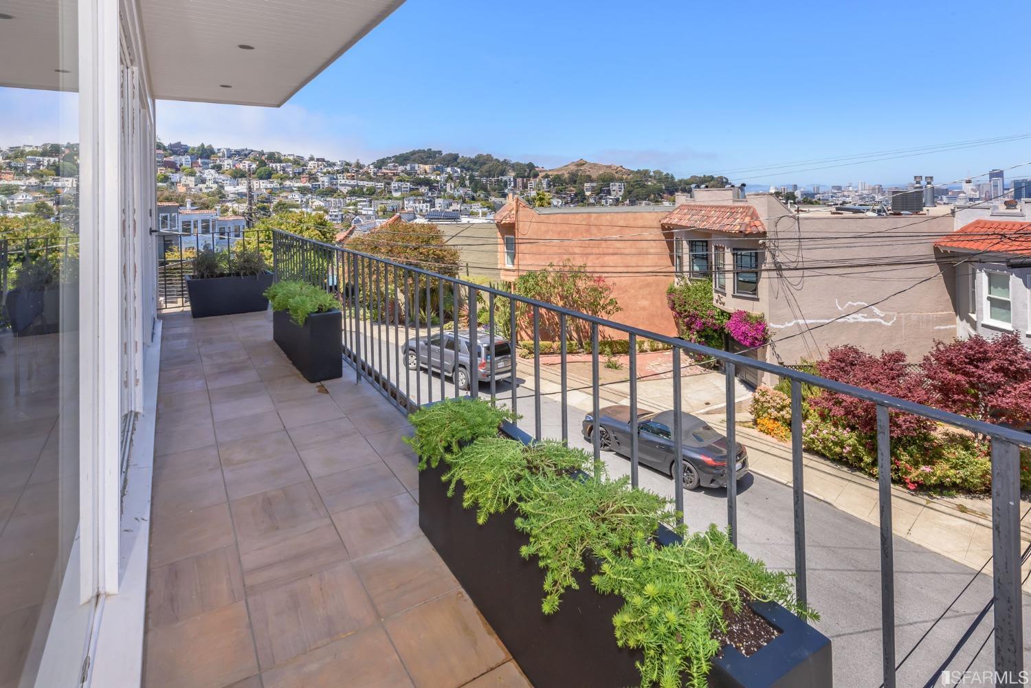 49 Seward Street Unit: 1