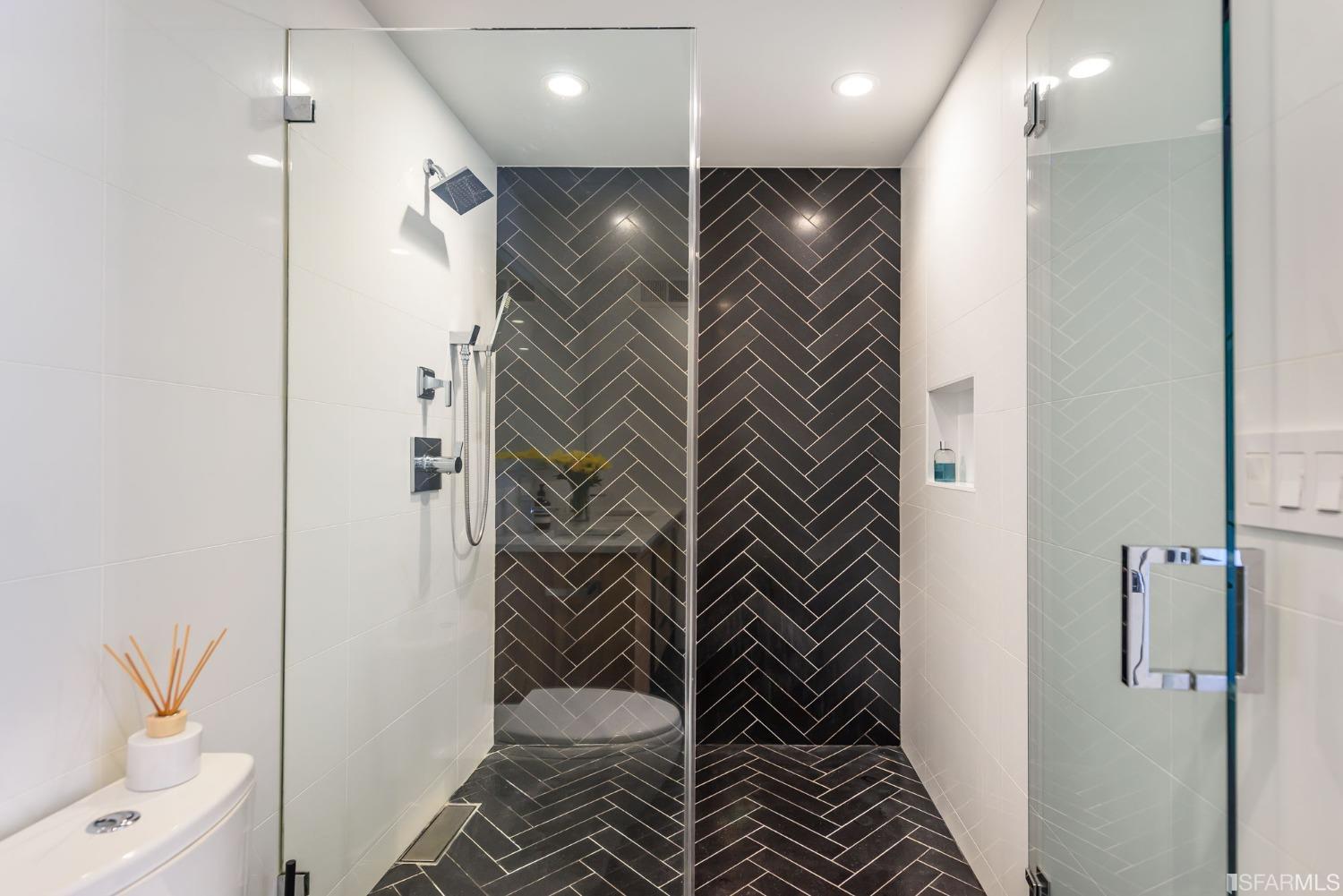 49 Seward Street Unit: 1