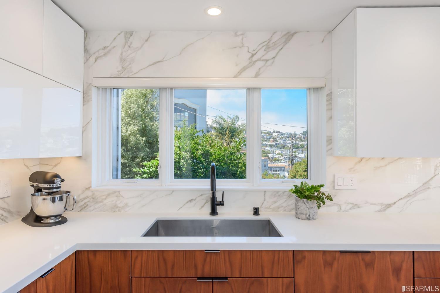 49 Seward Street Unit: 1