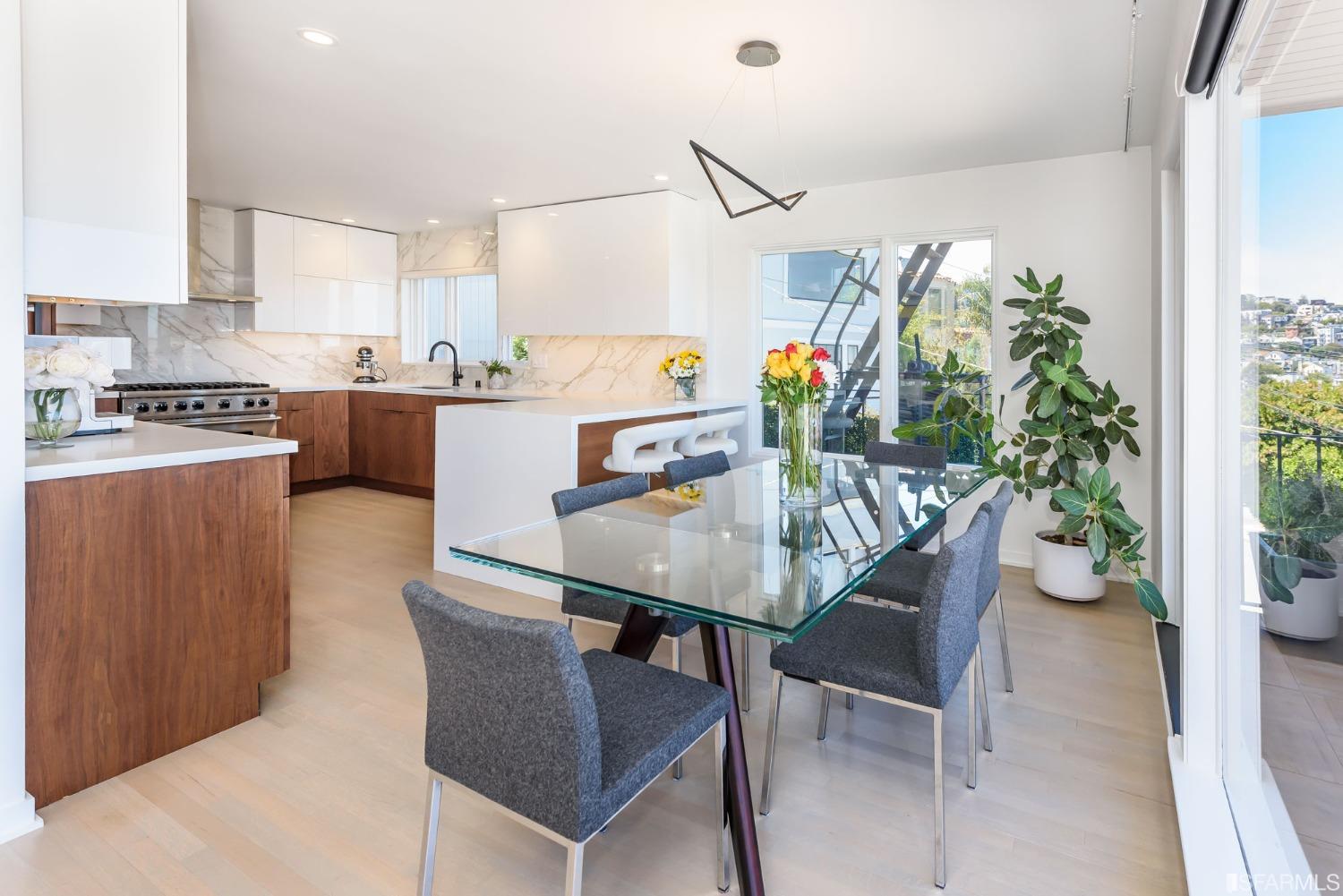 49 Seward Street Unit: 1