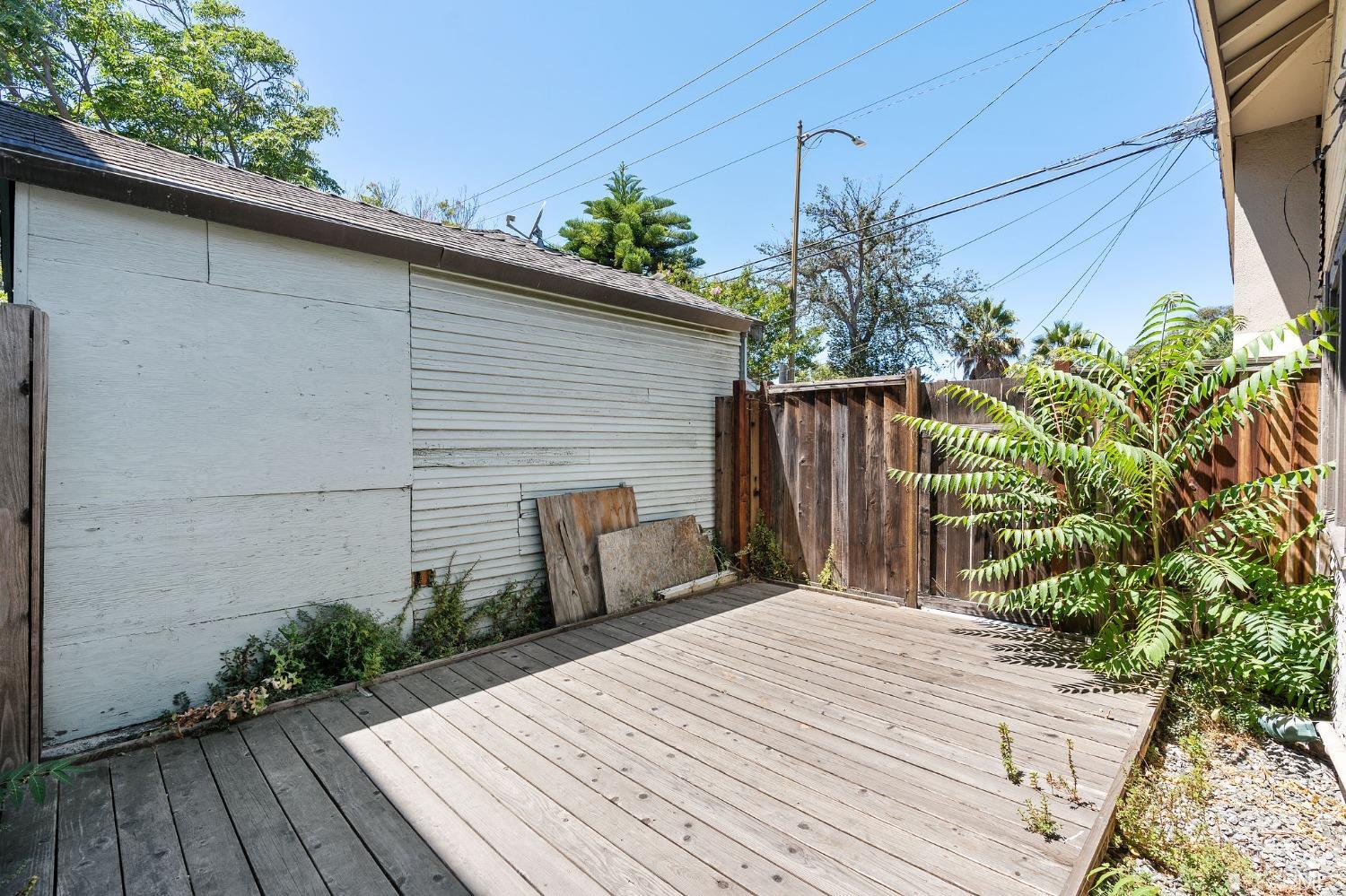 360 E Saint John Street