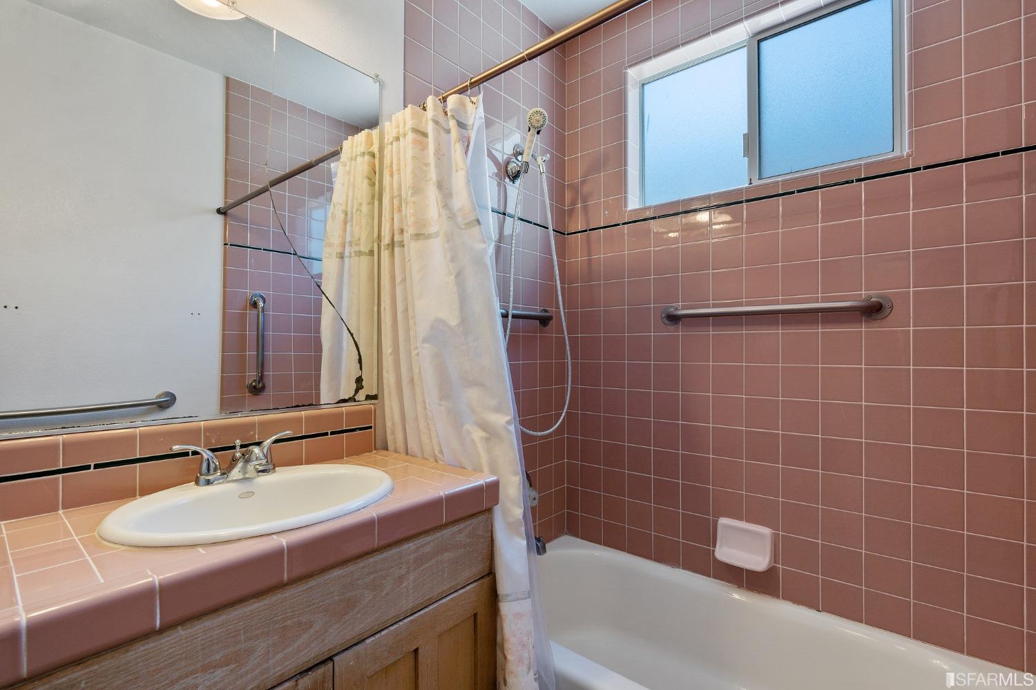 360 E Saint John Street