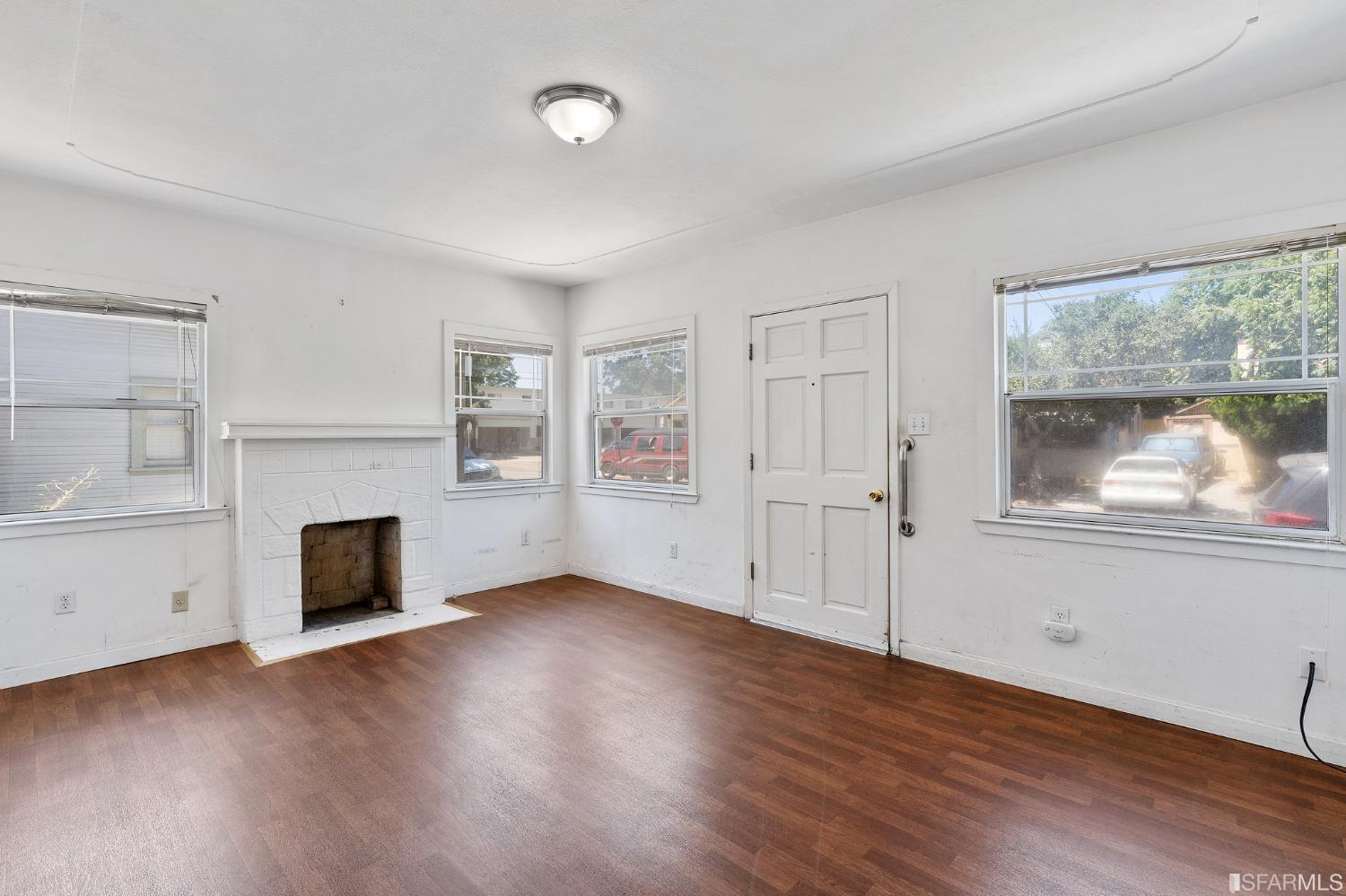 360 E Saint John Street