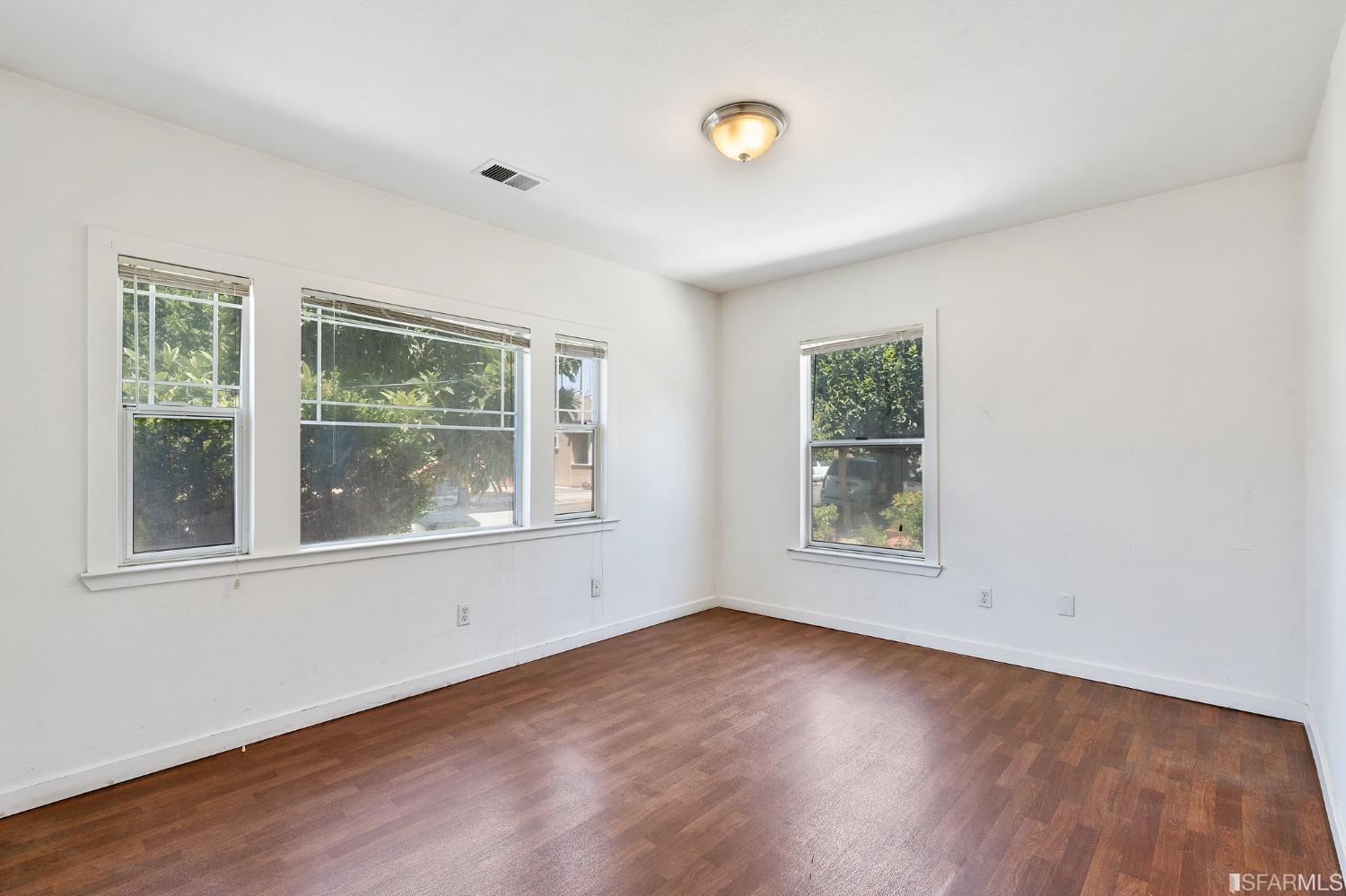 360 E Saint John Street