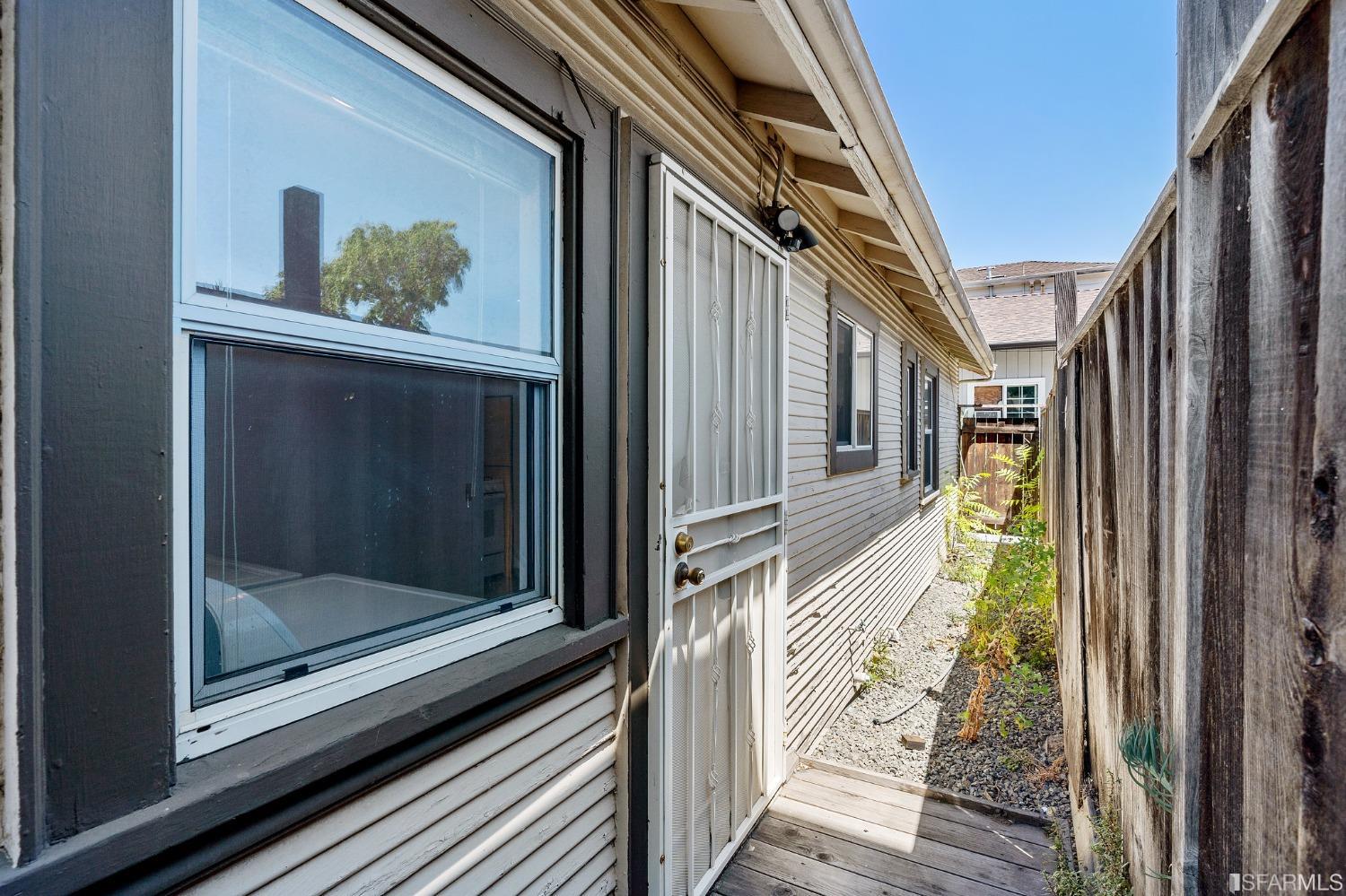 360 E Saint John Street