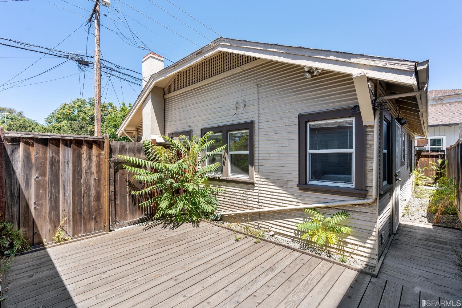 360 E Saint John Street