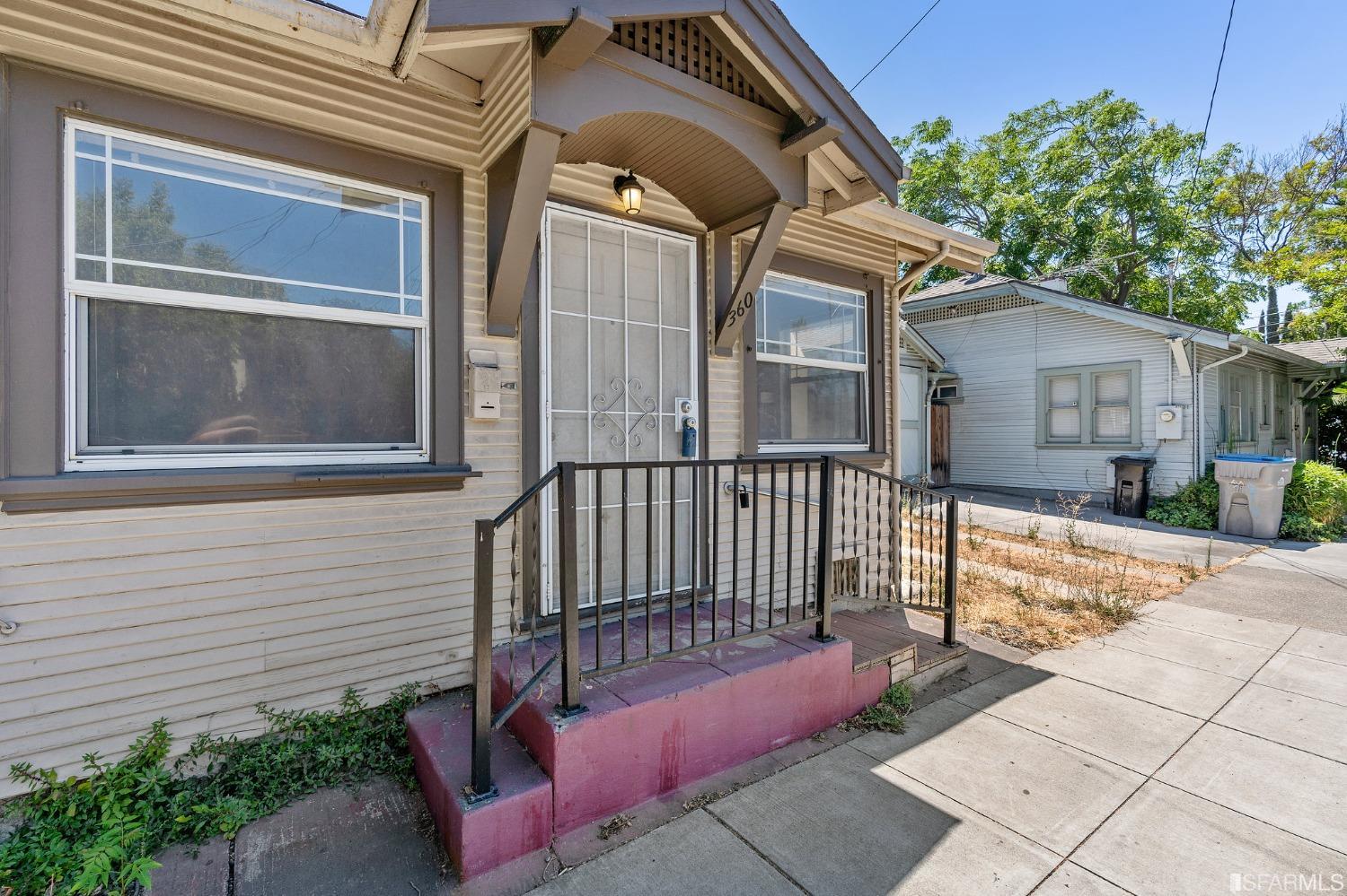 360 E Saint John Street