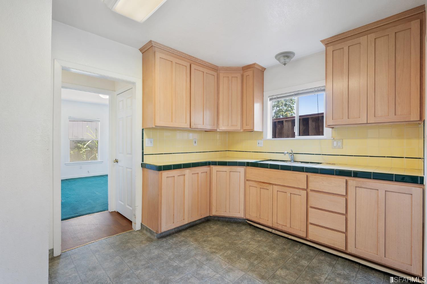 360 E Saint John Street