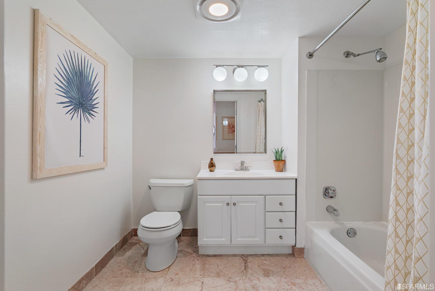 135 Valencia Street Unit: A307