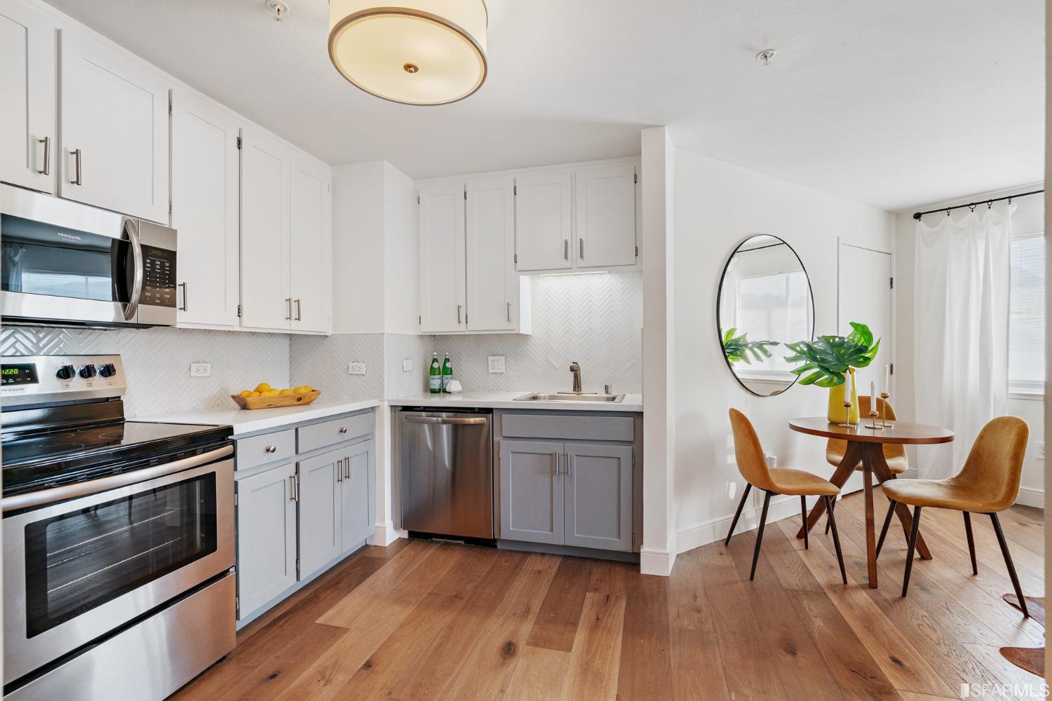 135 Valencia Street Unit: A307