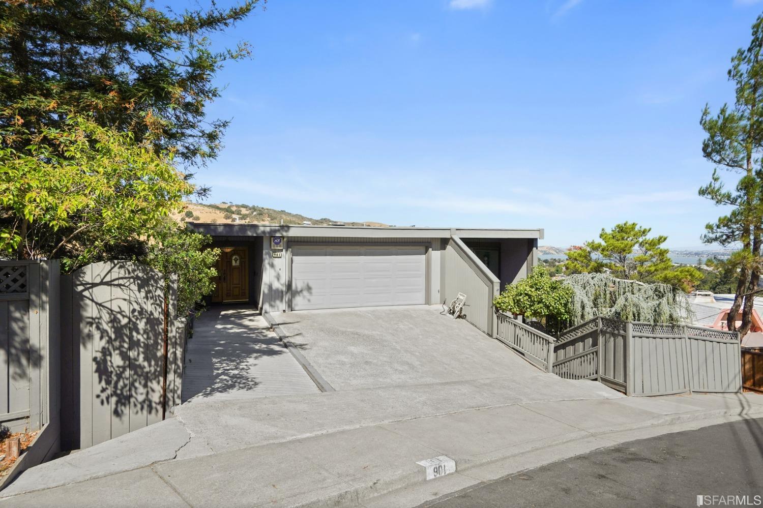 901 Harbor View Drive