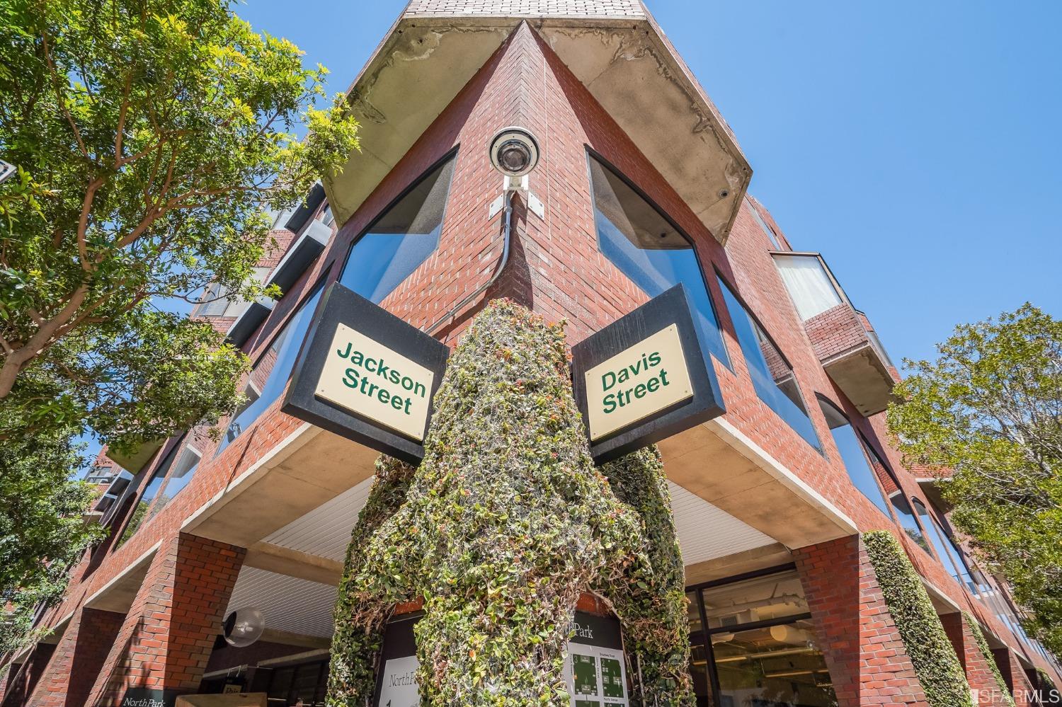 550 Davis Street Unit: 1