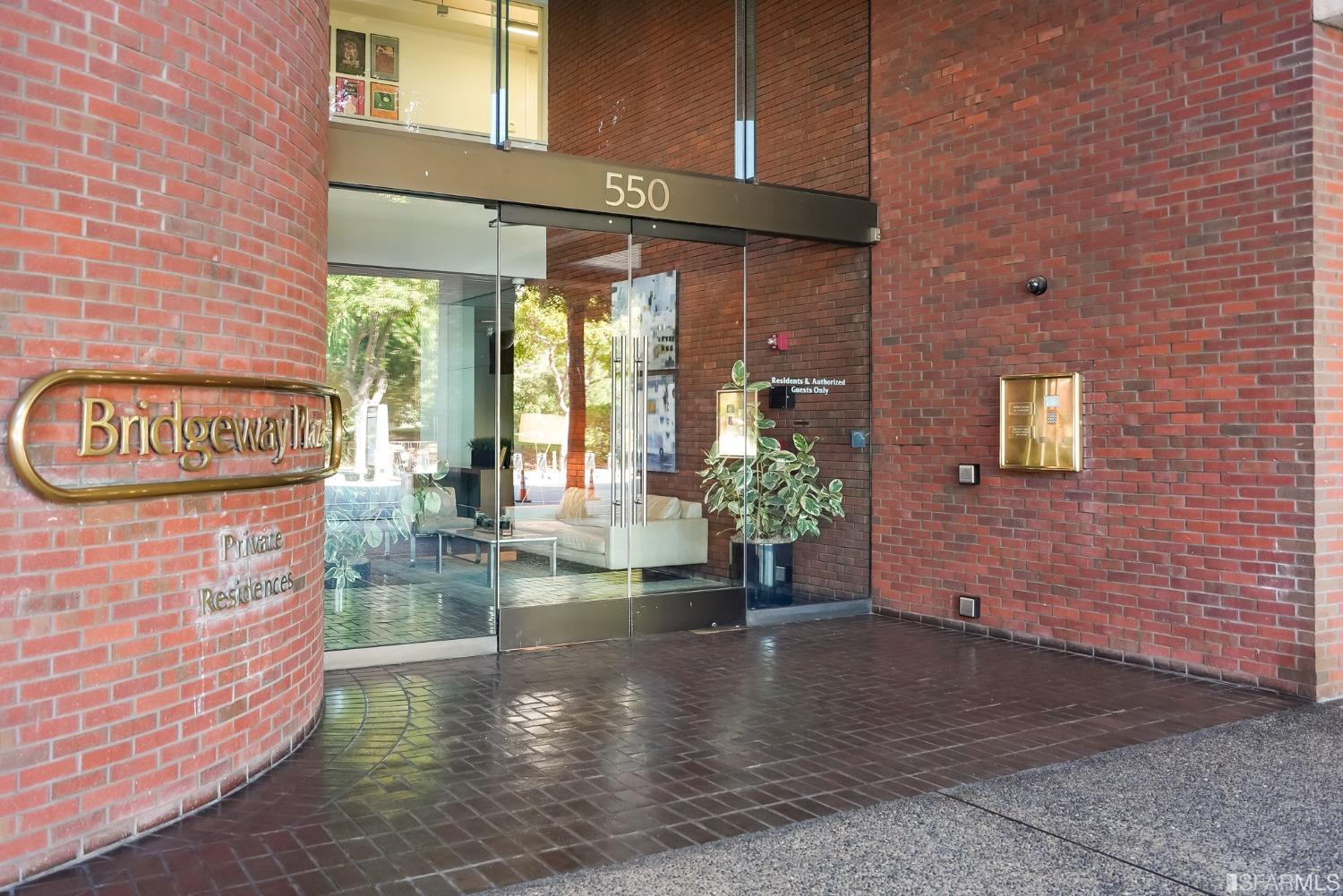 550 Davis Street Unit: 1
