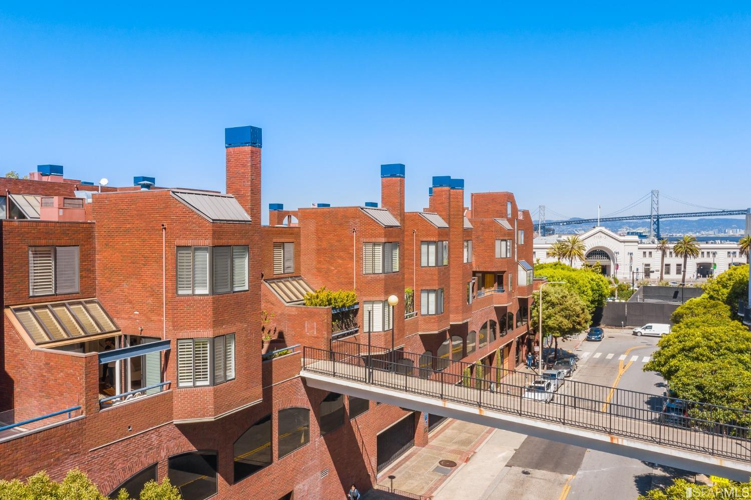 550 Davis Street Unit: 1