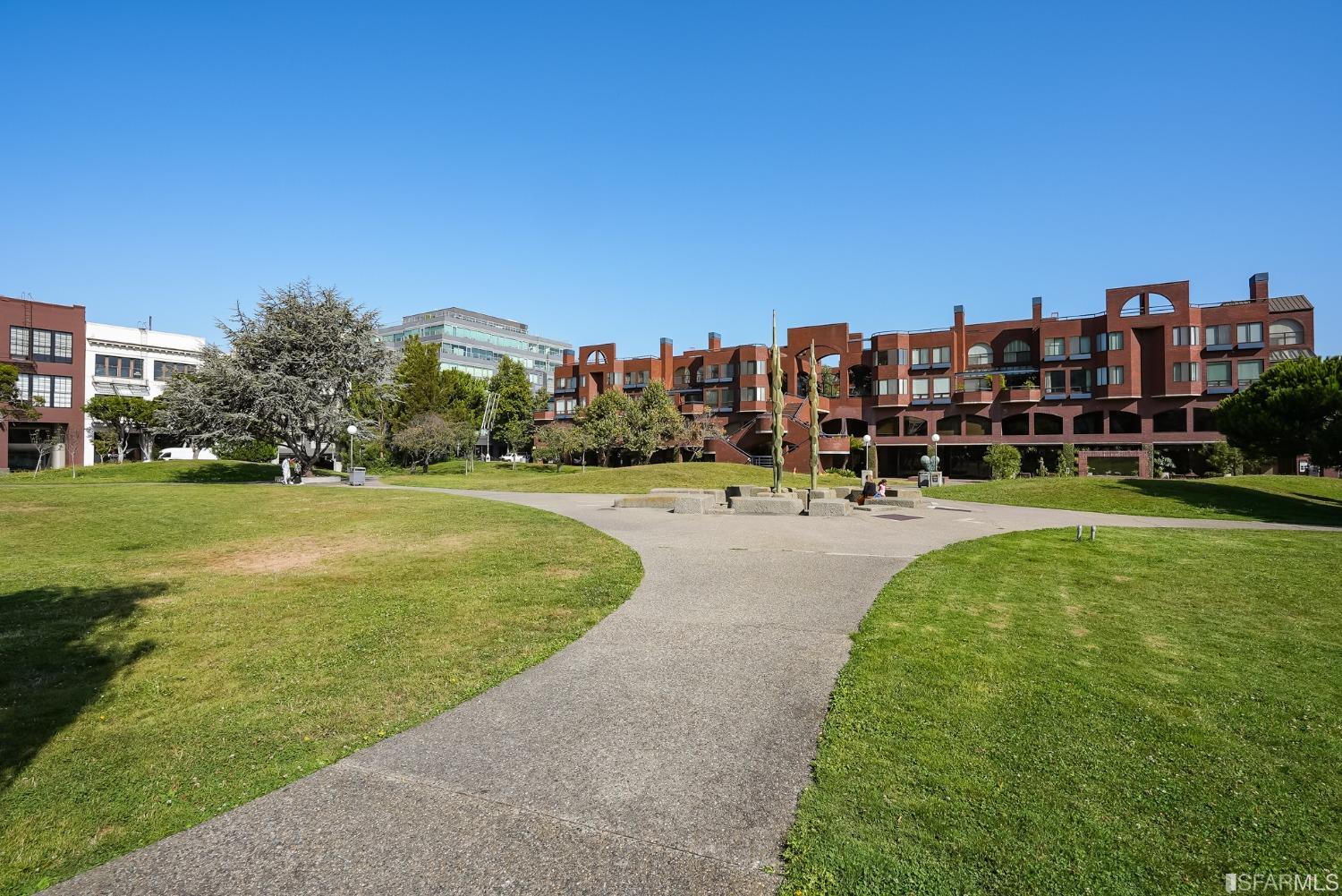 550 Davis Street Unit: 1