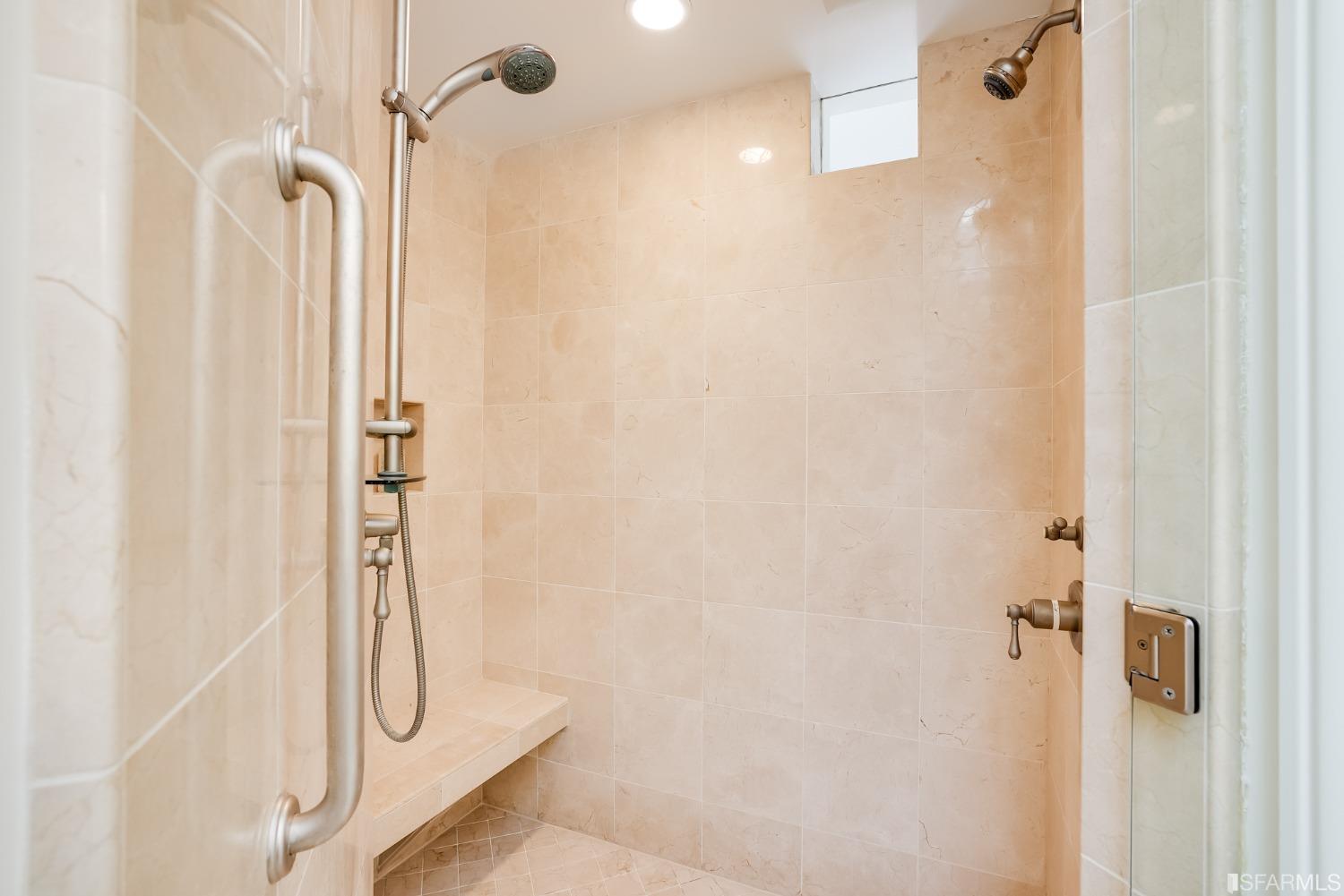 550 Davis Street Unit: 1