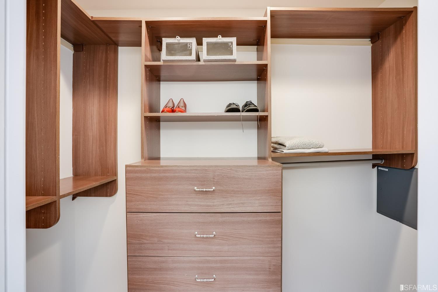 550 Davis Street Unit: 1