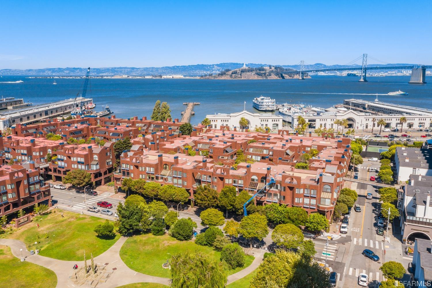 550 Davis Street Unit: 1