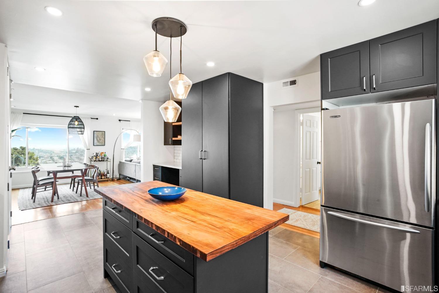 537 Grand View Avenue