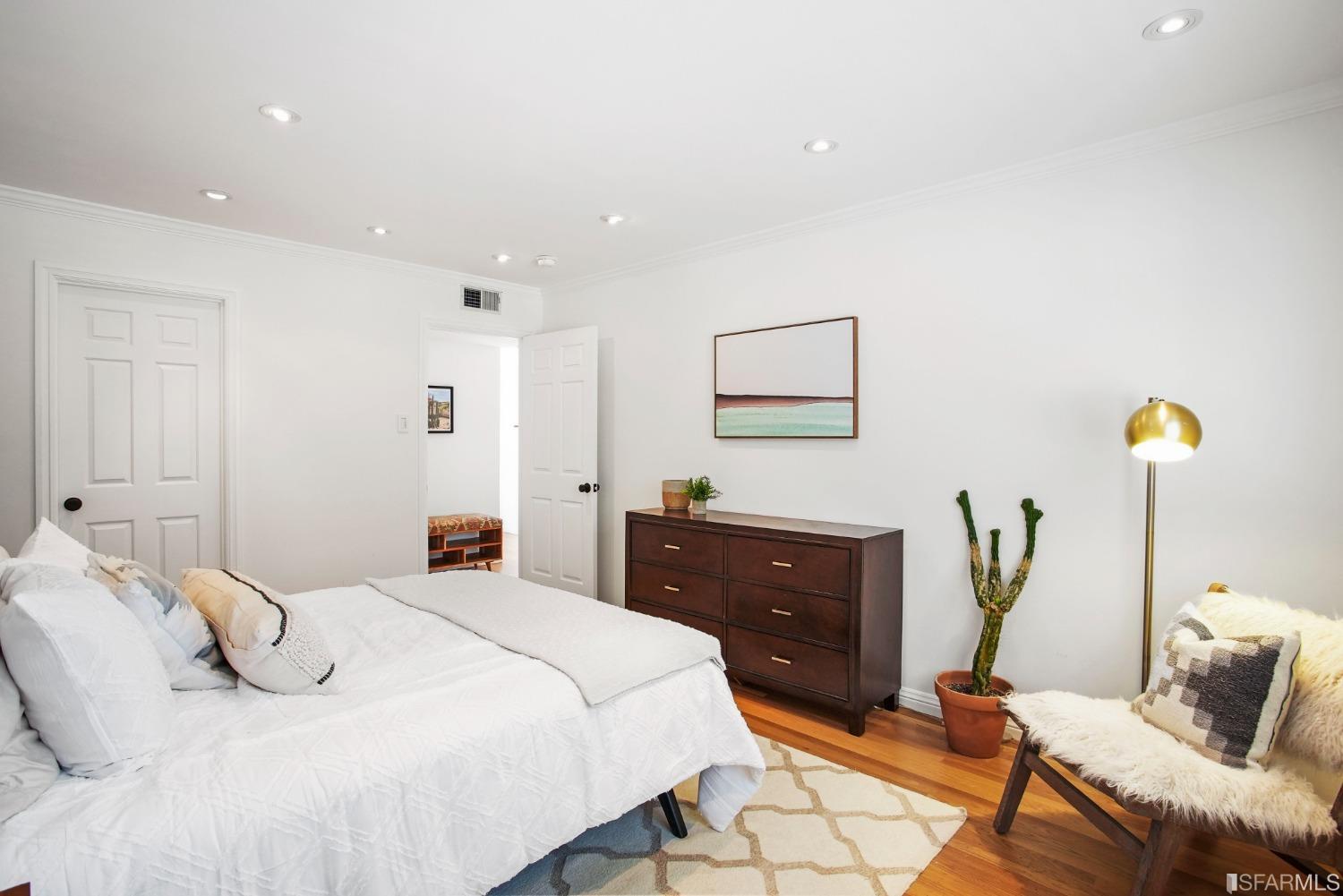 537 Grand View Avenue