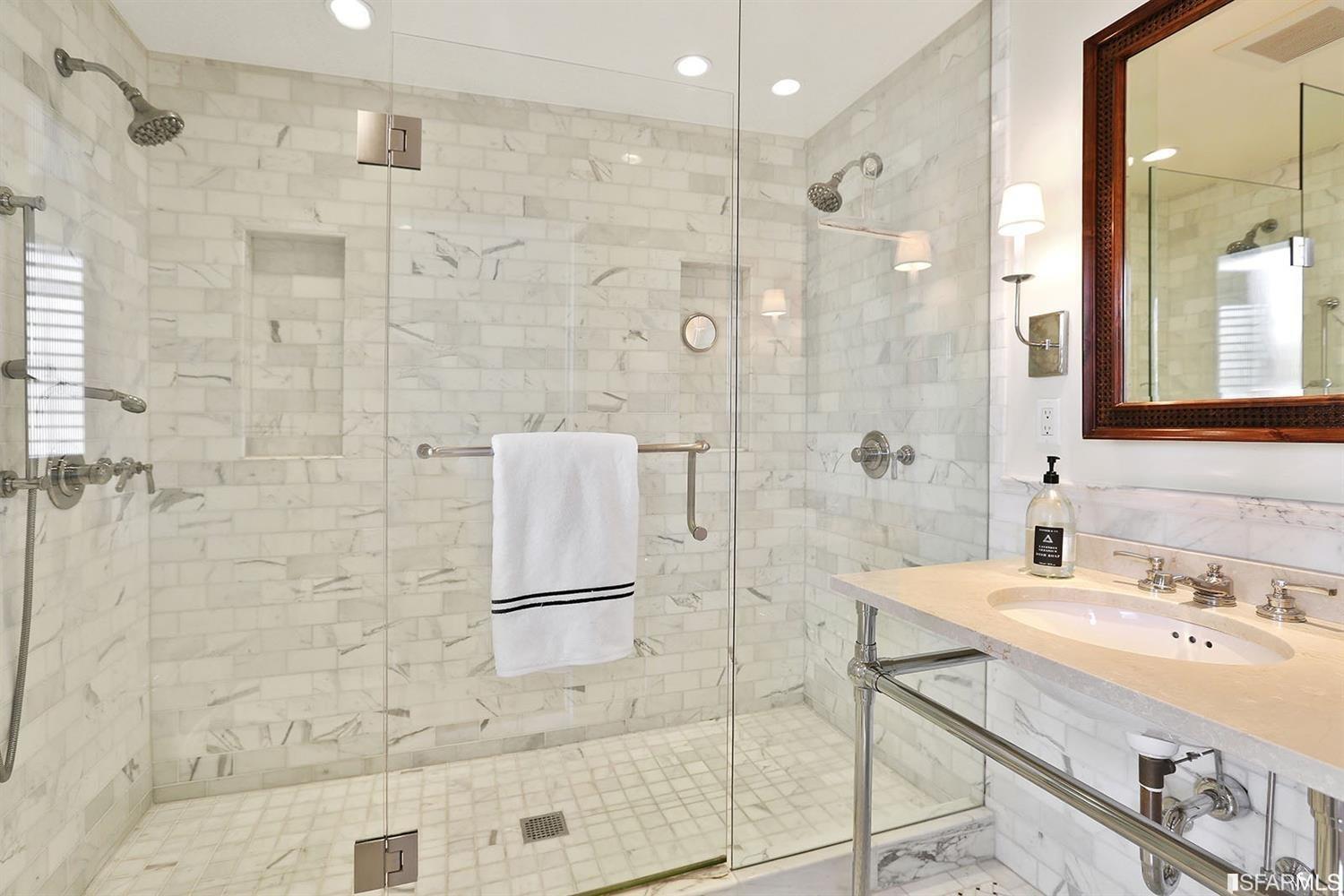 1025 Lombard Street Unit: 3