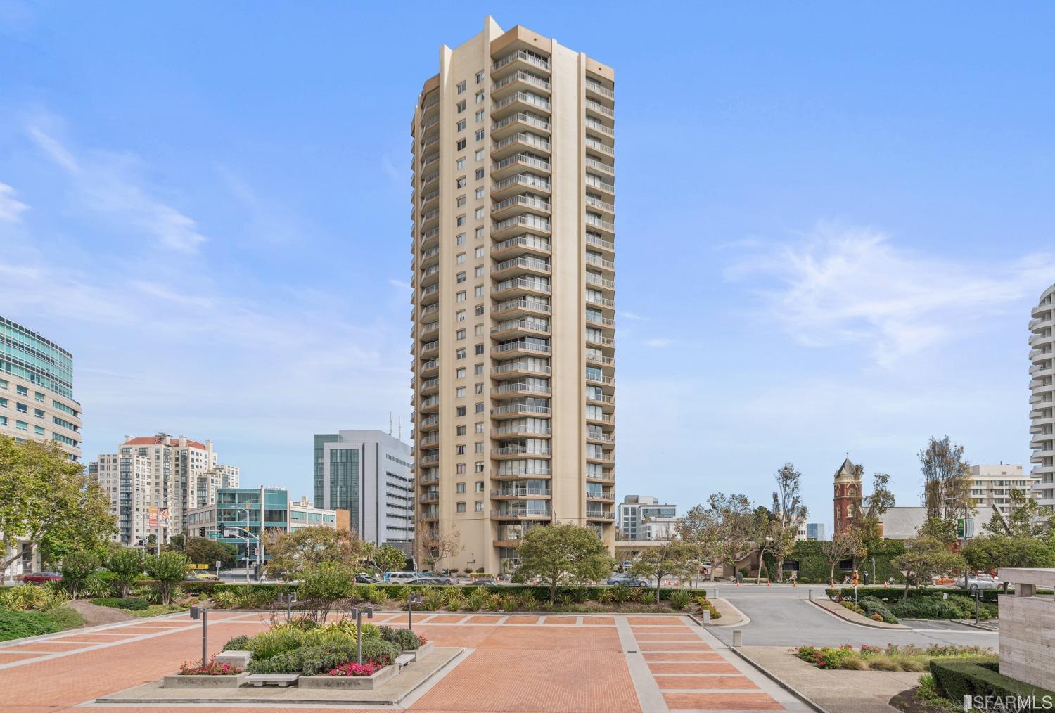 1200 Gough Street Unit: 9D