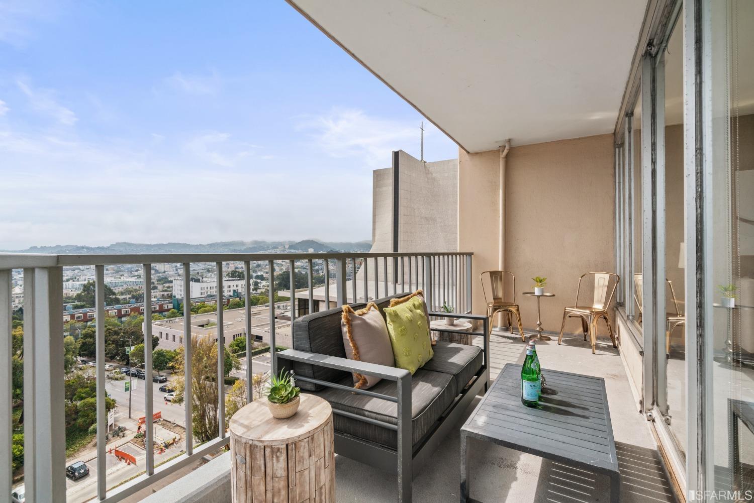 1200 Gough Street Unit: 9D