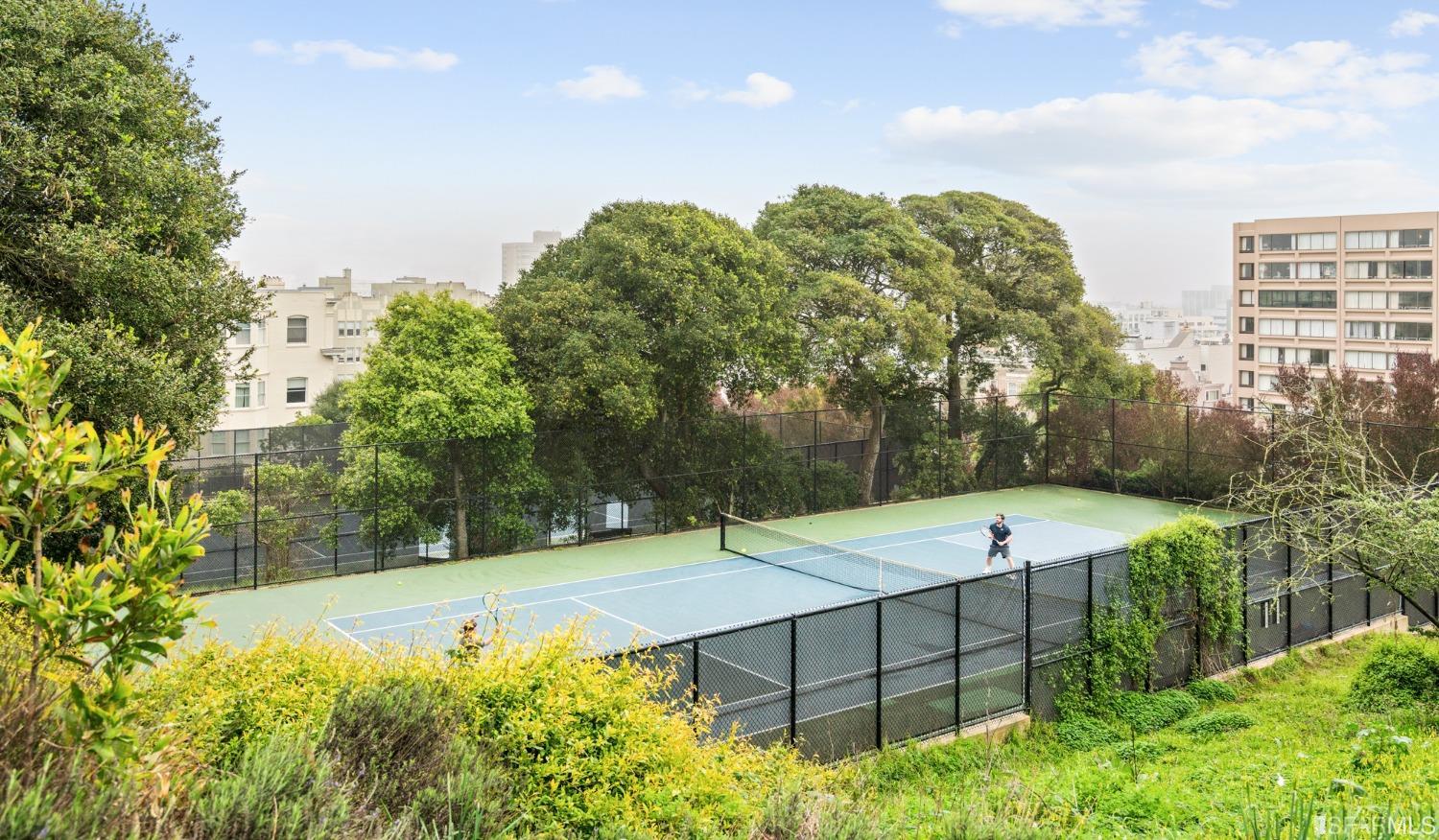 1200 Gough Street Unit: 9D