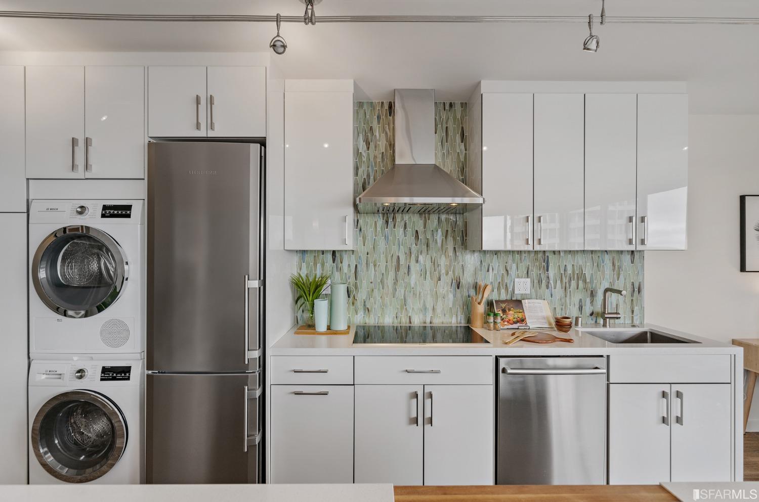 1200 Gough Street Unit: 9D