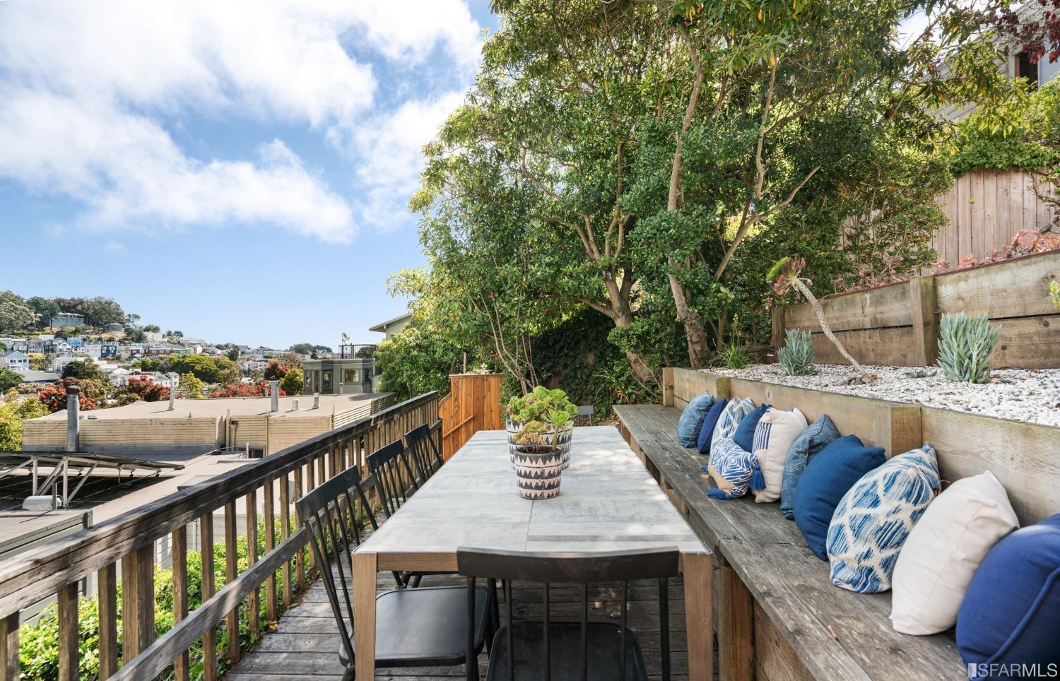 1015 Bosworth Street