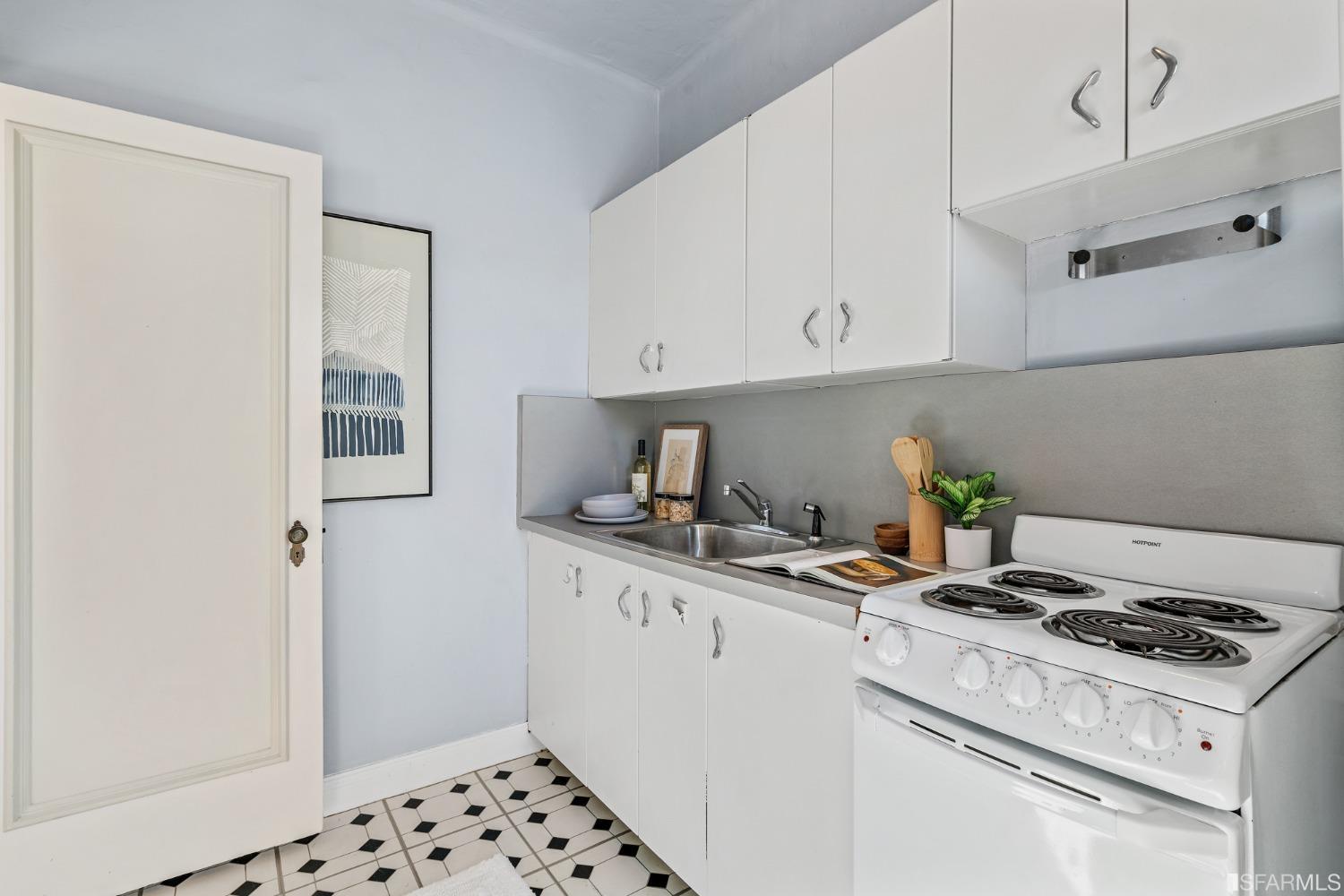 631 Ofarrell Street Unit: 812