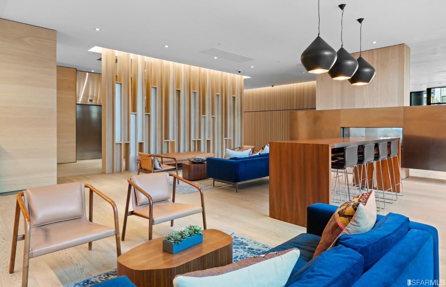 1545 Pine Street Unit: 611